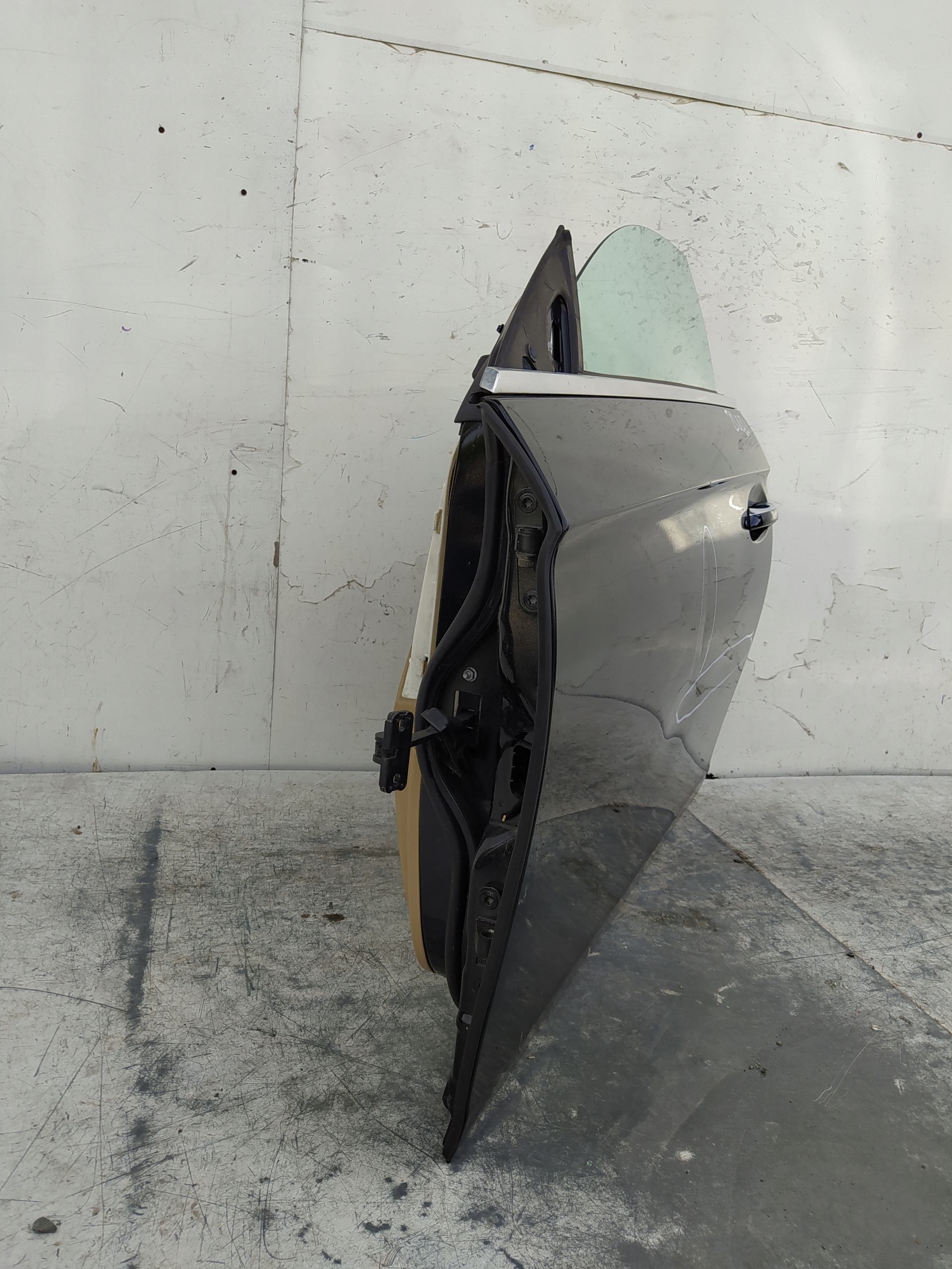 MERCEDES CLS 219 LAVE PREDNE DVERE