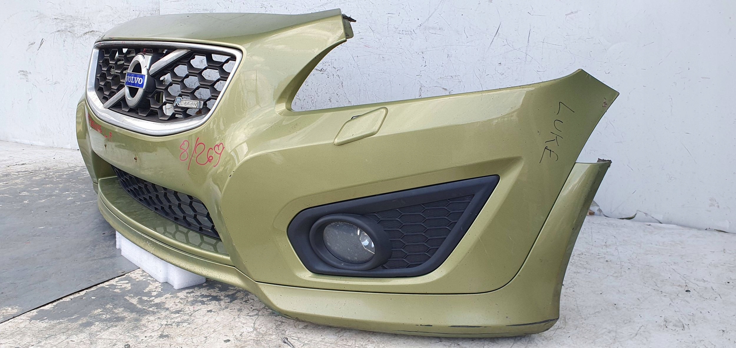 VOLVO C30 R DESIGN LIFT XENON PREDNÝ NÁRAZNÍK 31214635