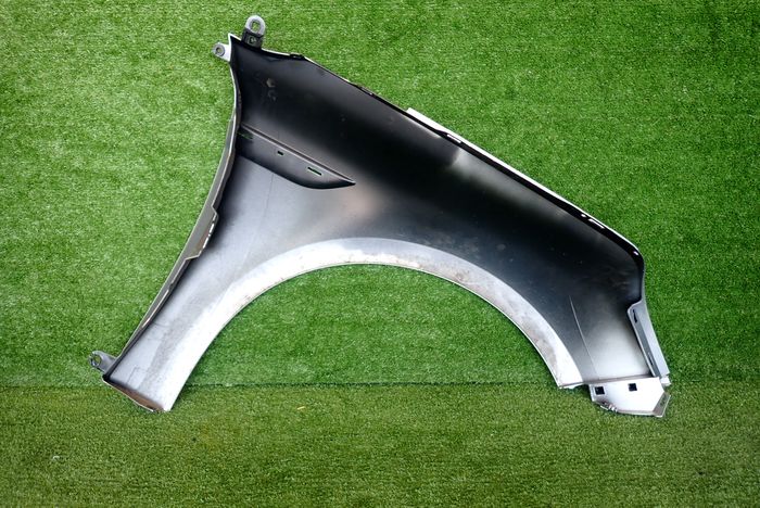 RENAULT MEGANE IV ĽAVÝ PREDNÝ BLATNÍK
