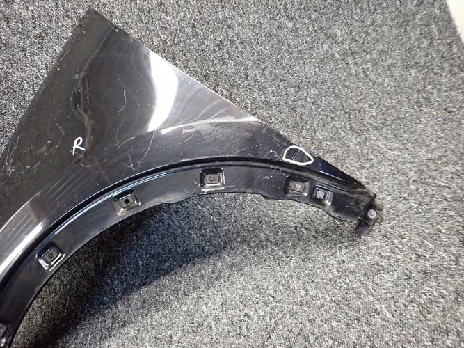 KIA SPORTAGE III 10-15 ĽAVÝ PREDNÝ BLATNÍK