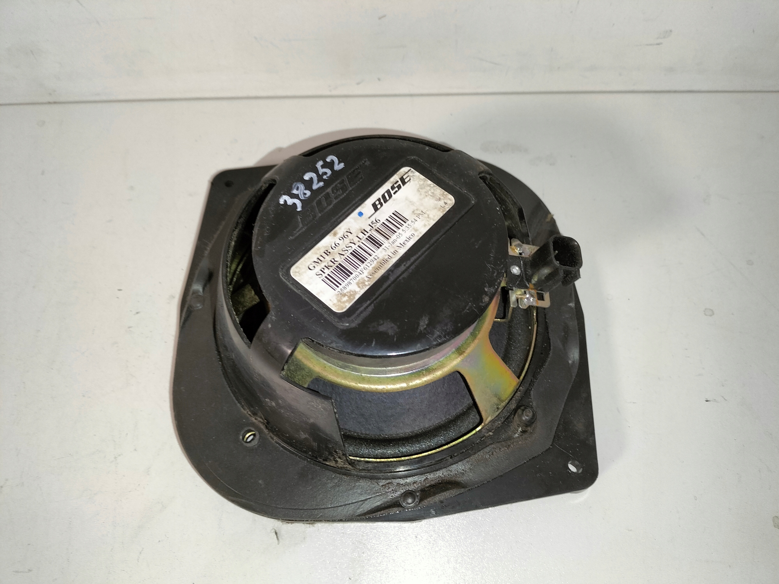 DVEROVY REPRODUKTOR PREDNEch LAVY MAZDA 6 02-