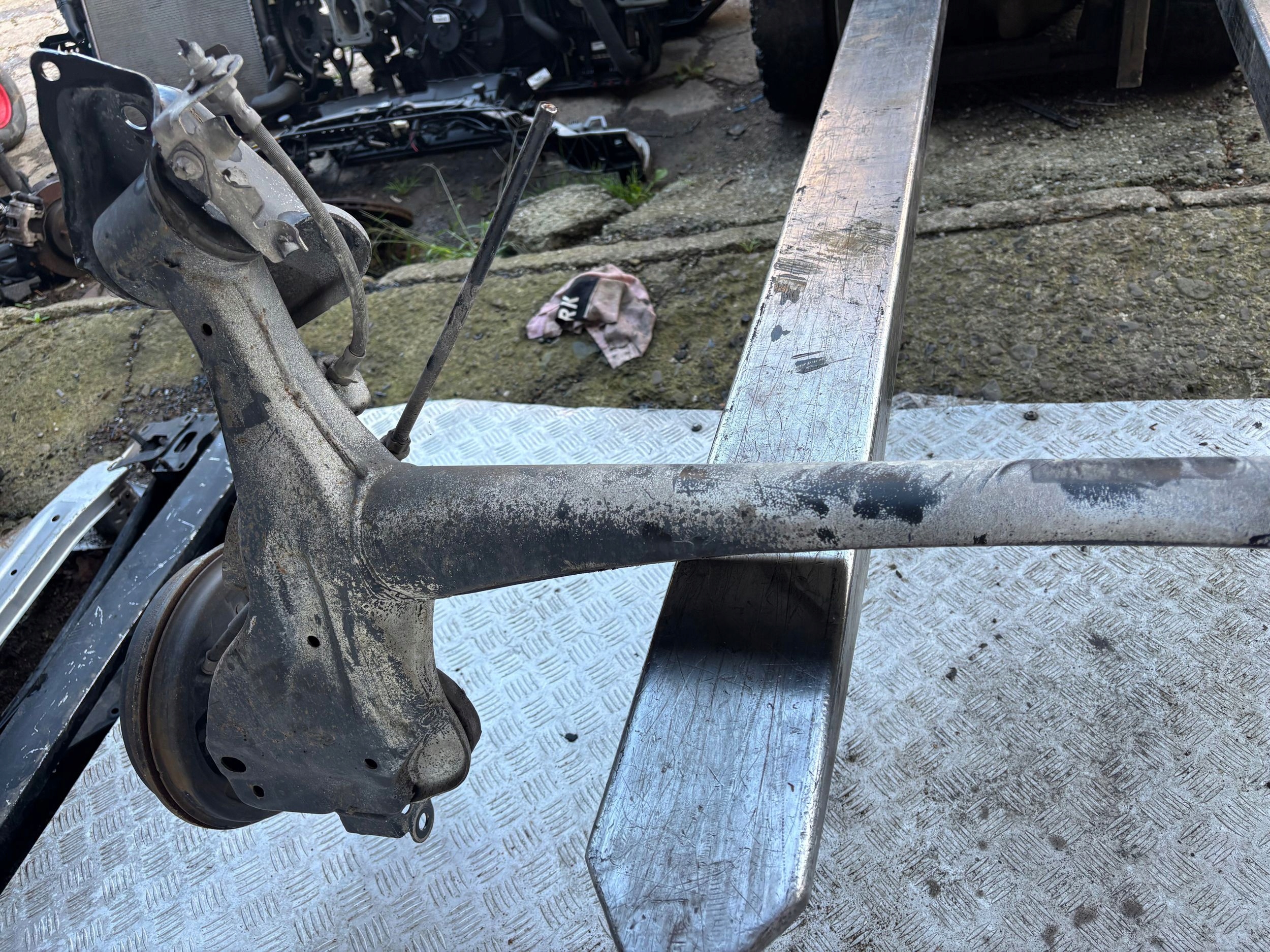 ZADNÁ NÁPRAVA OPEL CORSA D