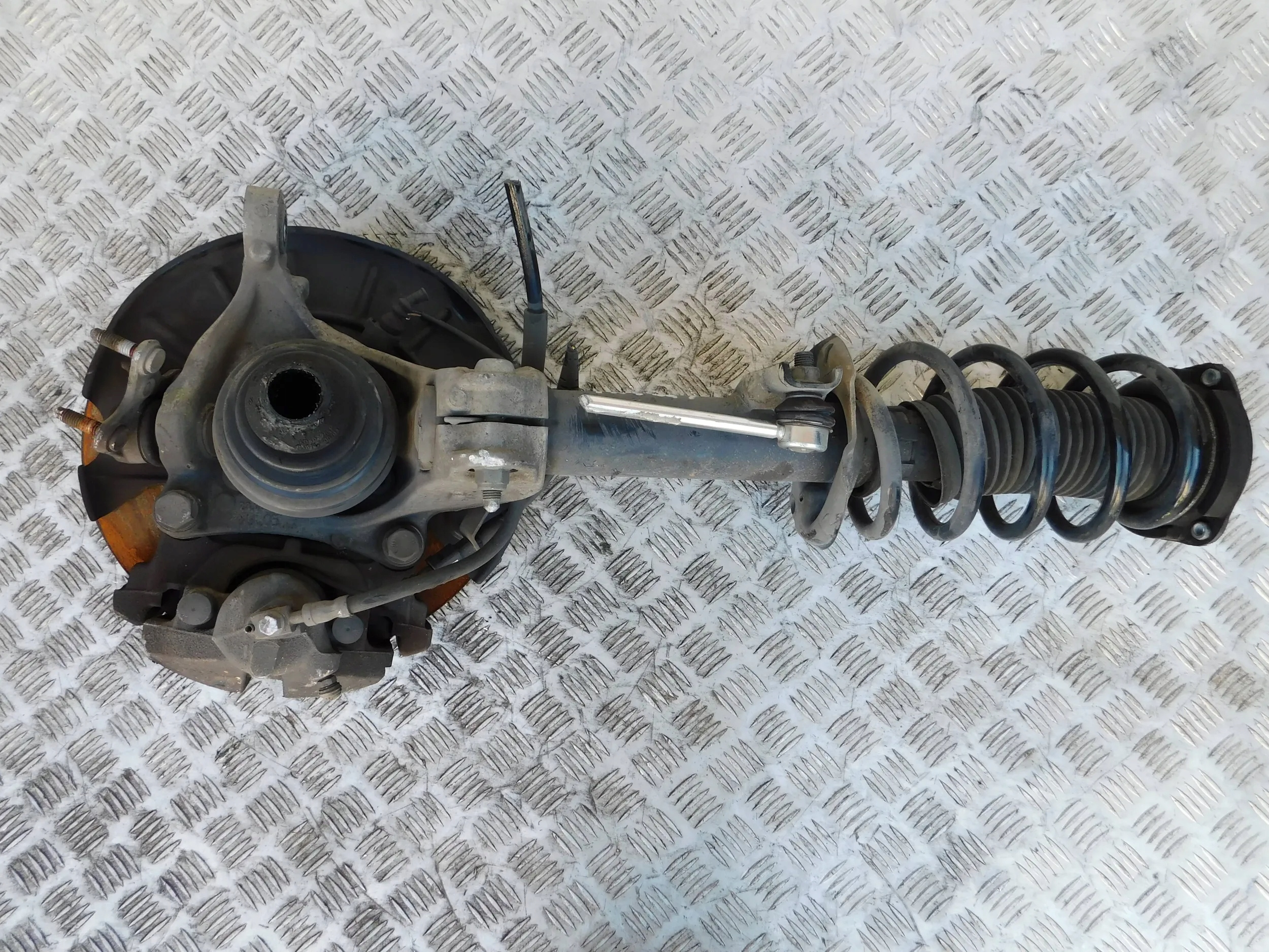 ĽAVÝ OTOČ MCPHERSON VW PASSAT B7 2.0 TDI