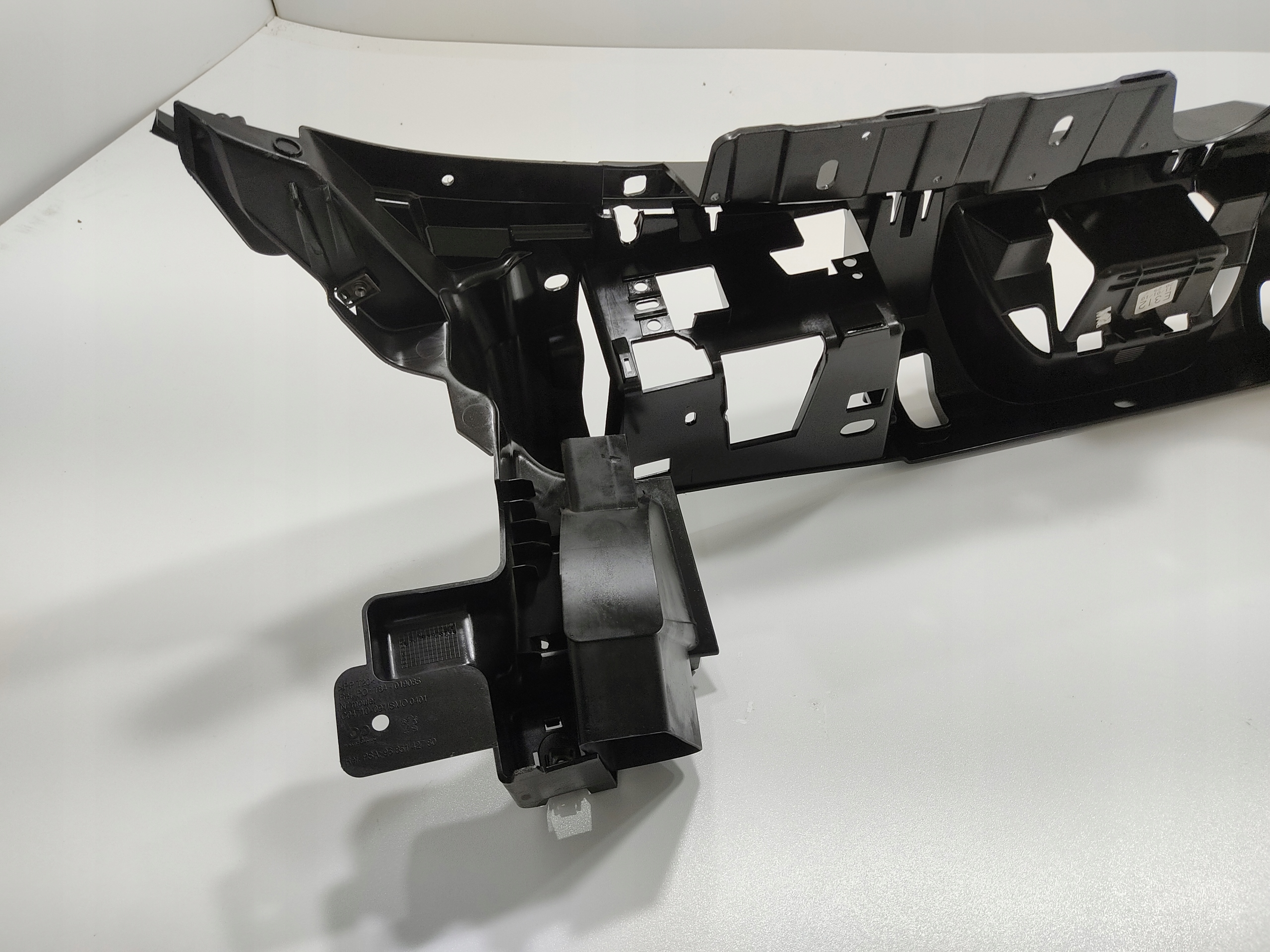 VÝSTUHA CZOŁOWE NÁRAZNÍKA PREDNA POD NÁRAZNÍK PEUGEOT 3008 I 9685142780