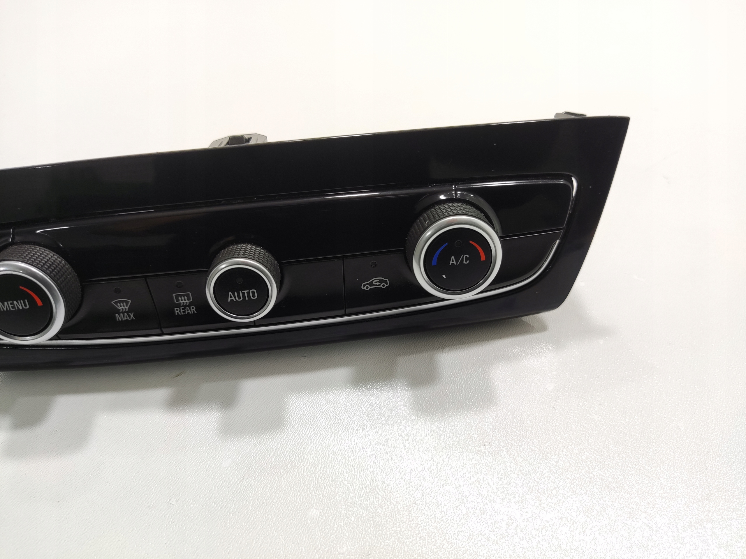 OVLADANIE KURENIA OPEL CORSA E-CORSA F 39185000 2019-2024 EUROPA