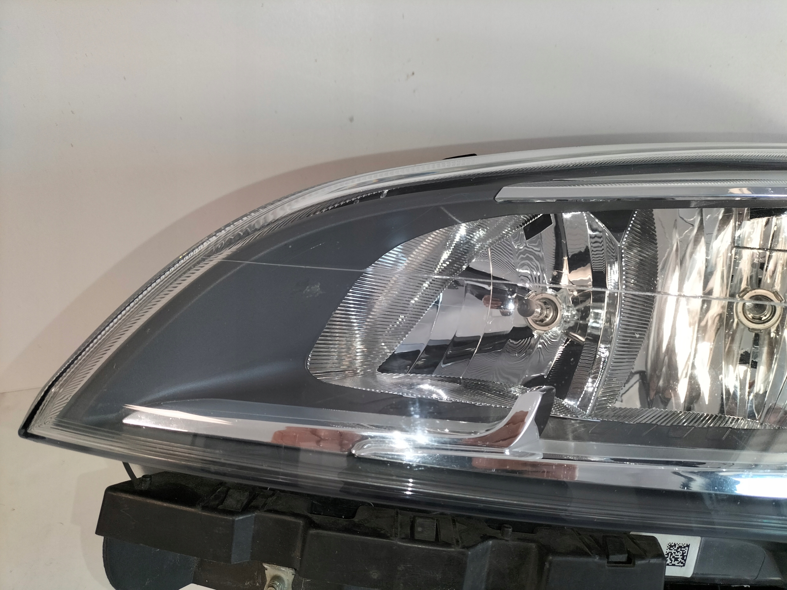 LAVE PREDNE SVETLO FIAT DOBLO II LIFT 15-