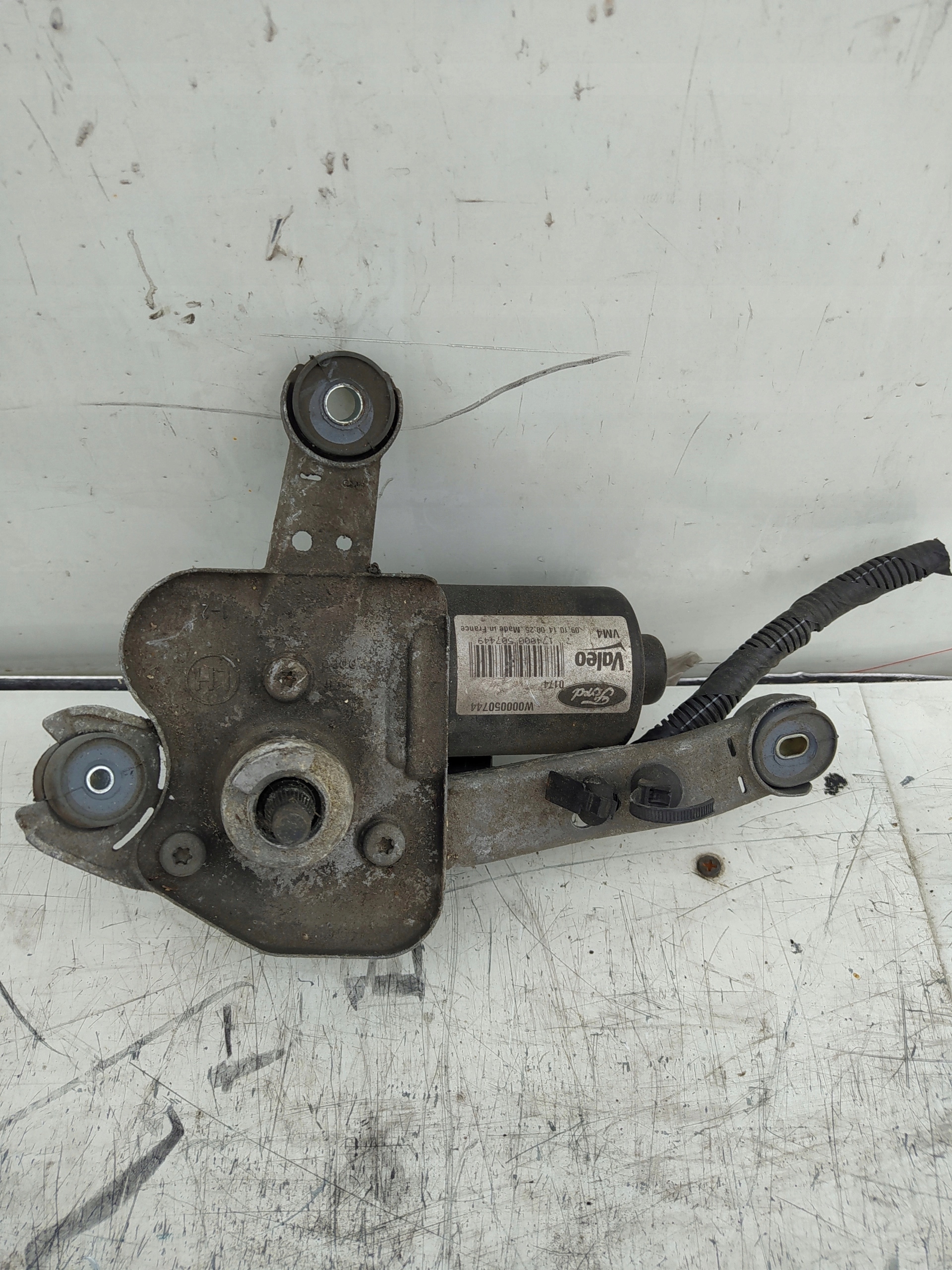 FORD MONDEO MK5 ĽAVÝ PREDNÝ MOTORČEK STIERAČOV