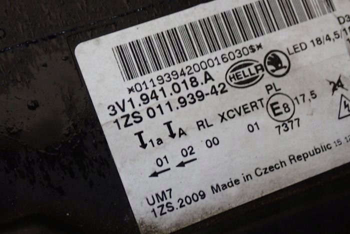 SKODA SUPERB III BI XENON 15-19 PRAVE PREDNE SVETLO