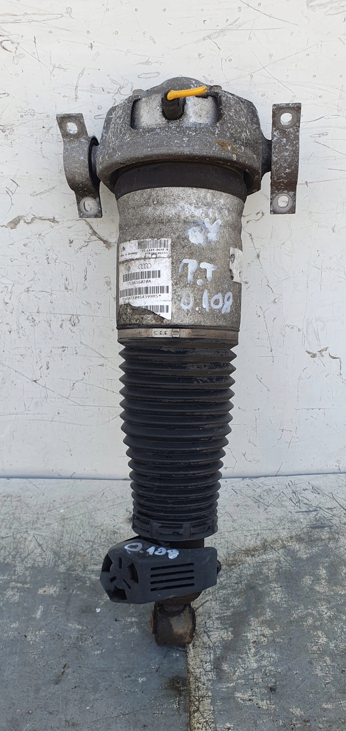 AUDI Q7 4L MECH ZADNA PRAVY 7L8616020A