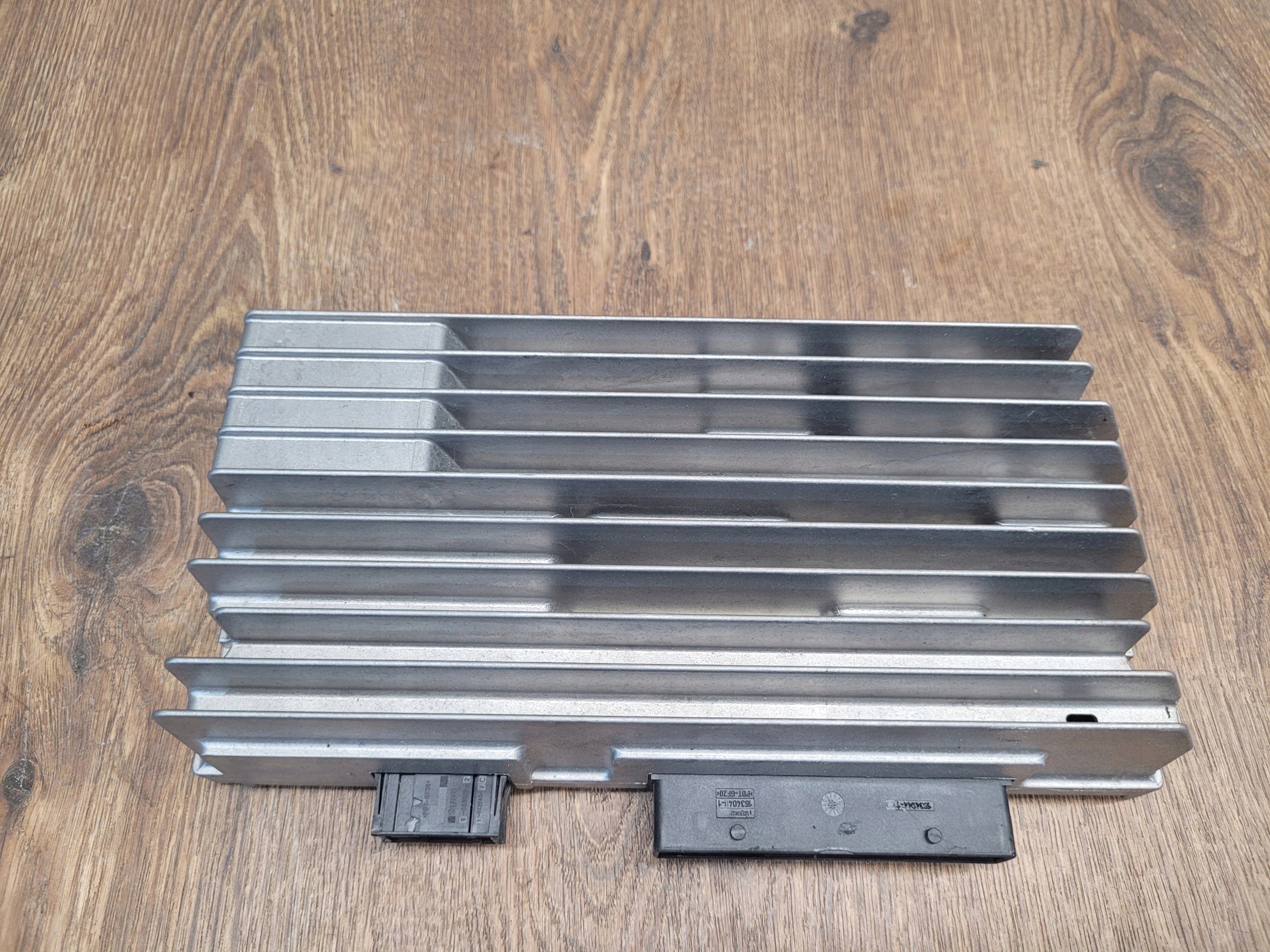 AUDI A4 B8 ZOSILNOVAC BANG & OLUFSEN 8T0035223AP