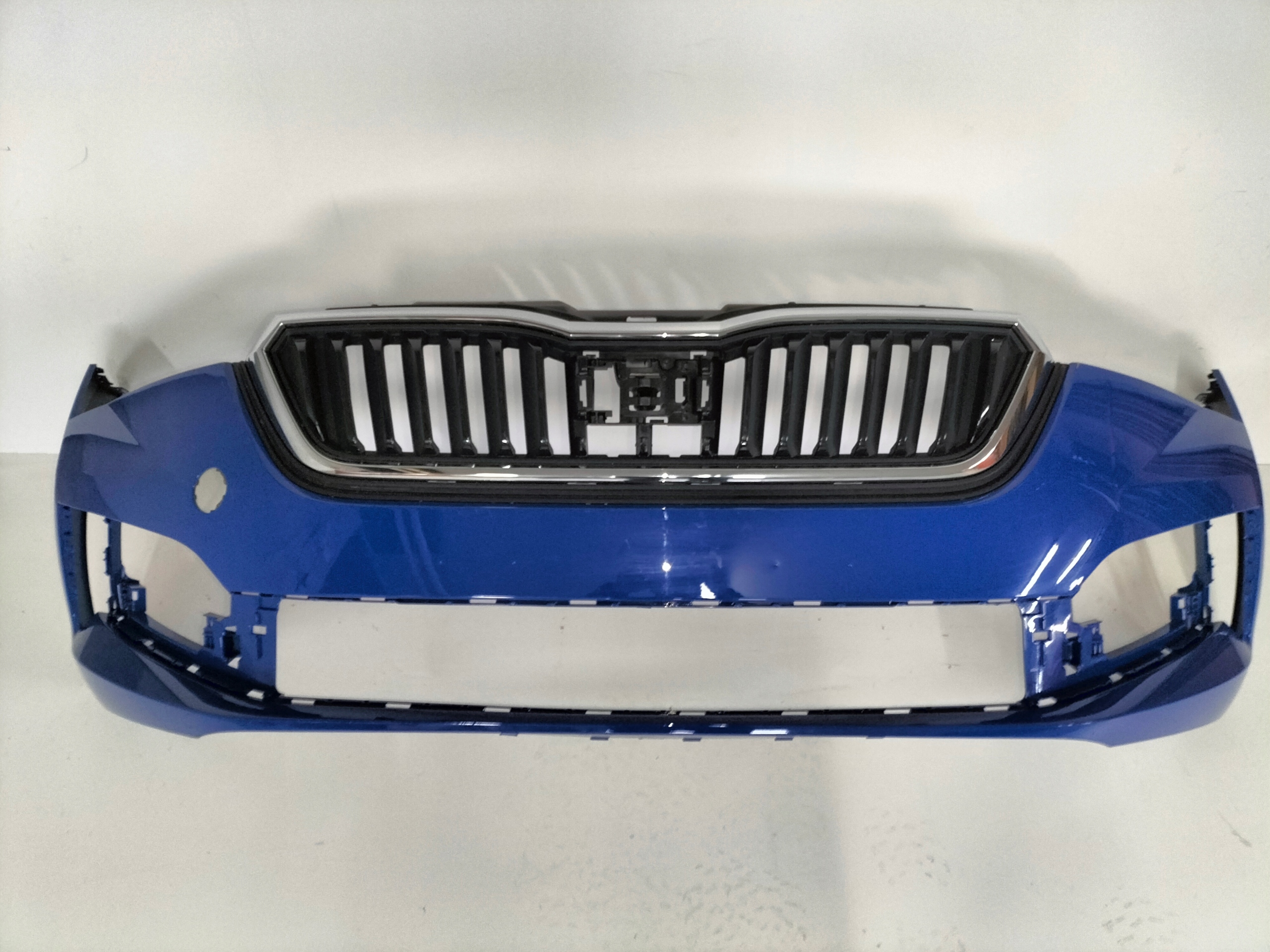 PREDNÝ NÁRAZNÍK SKODA SCALA 19-