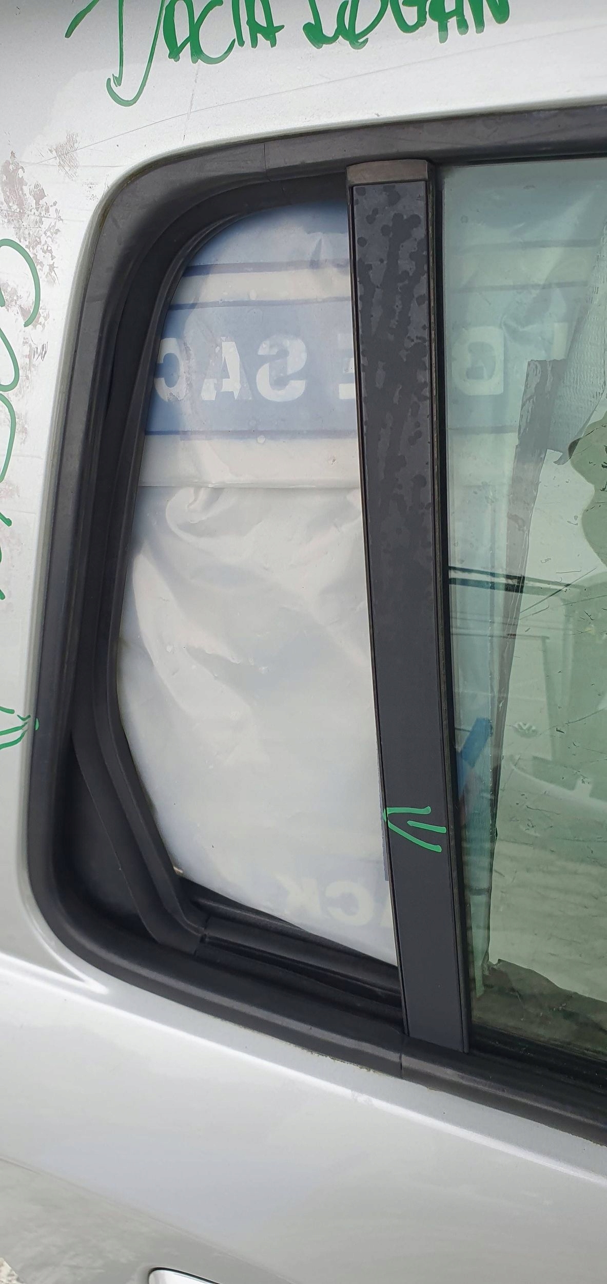 Dacia Logan II mcv kombi PRAVE ZADNE DVERE