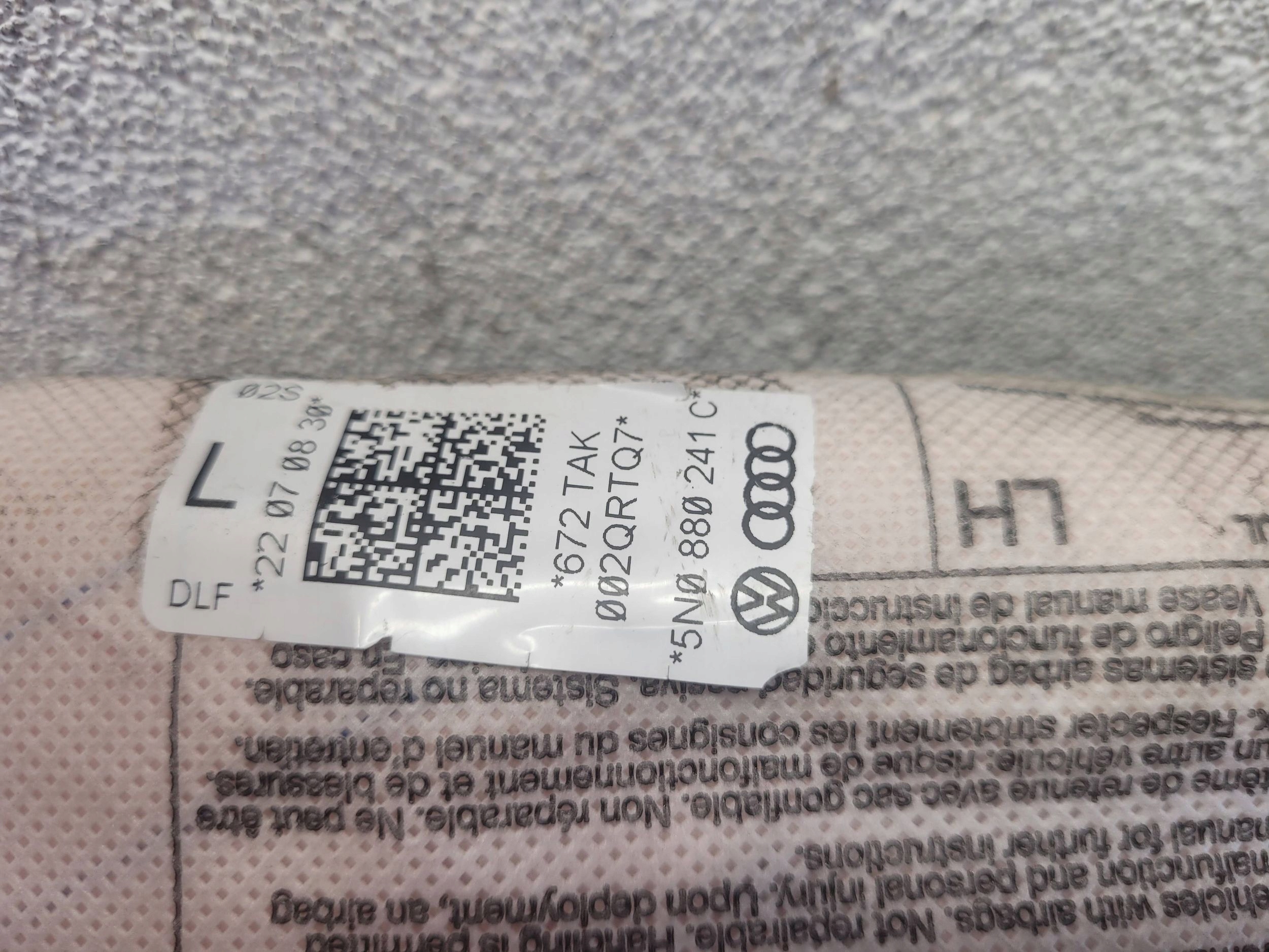 VwTiguan 1 5N0880241C AIRBAG SEDACKY LAVY PREDNÝ