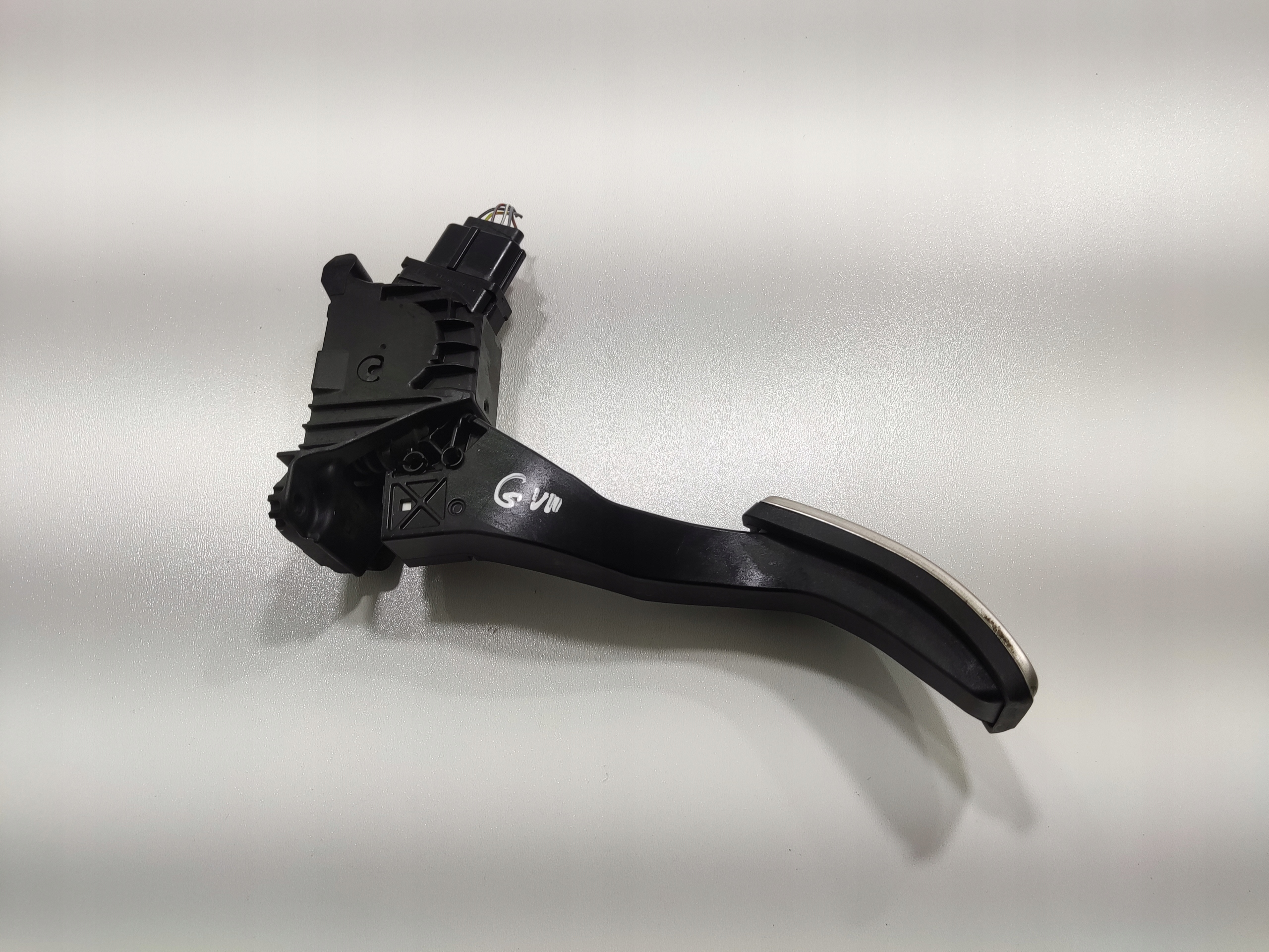 PLYNOVY PEDAL VOLKSWAGEN GOLF VII R 2012-2016 5Q1723503H