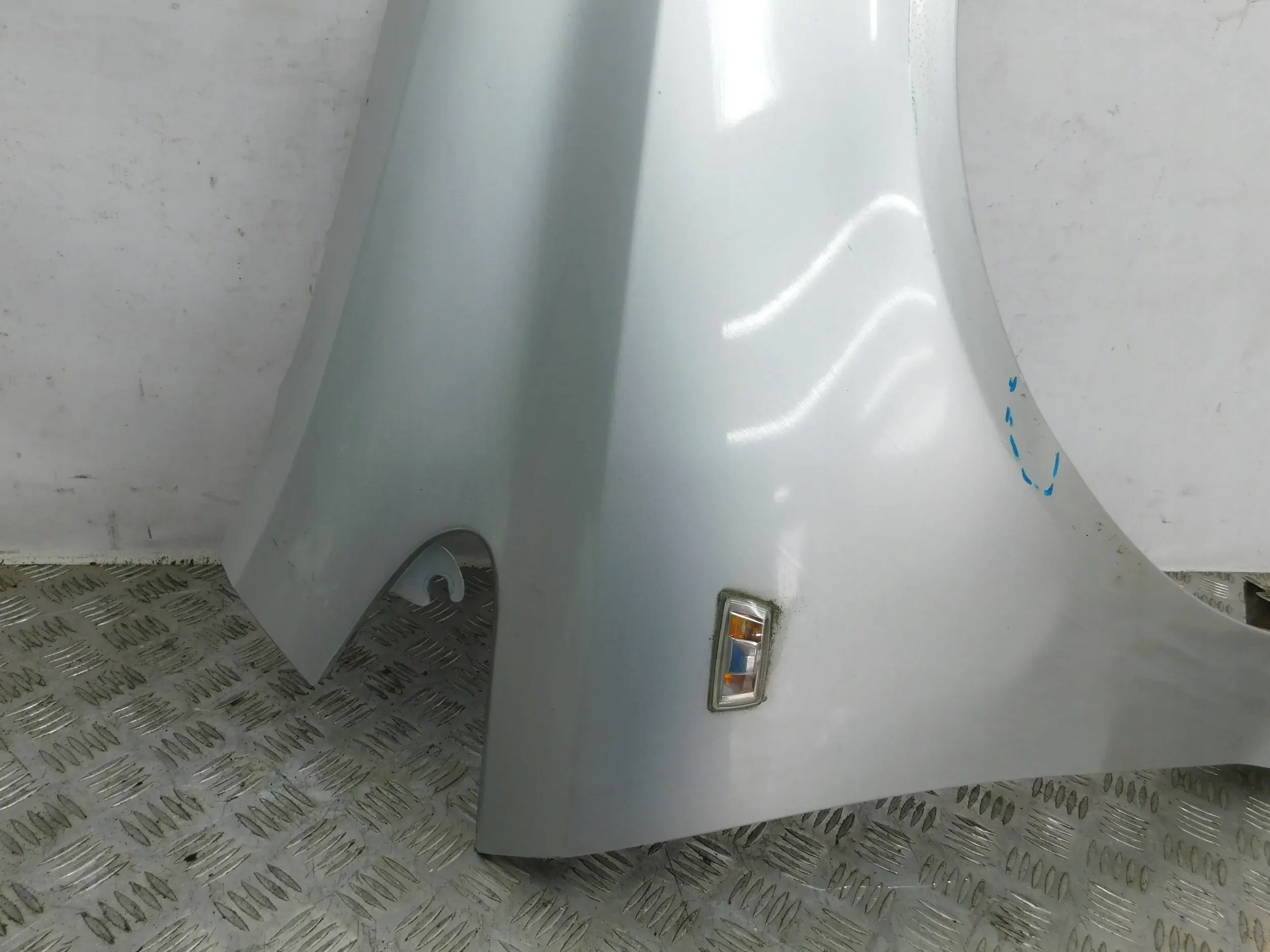BLATNIK PREDNÝ PRAVY OPEL CORSA D