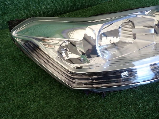 CITROEN C5 10- PRAVE PREDNE SVETLO 9672694080