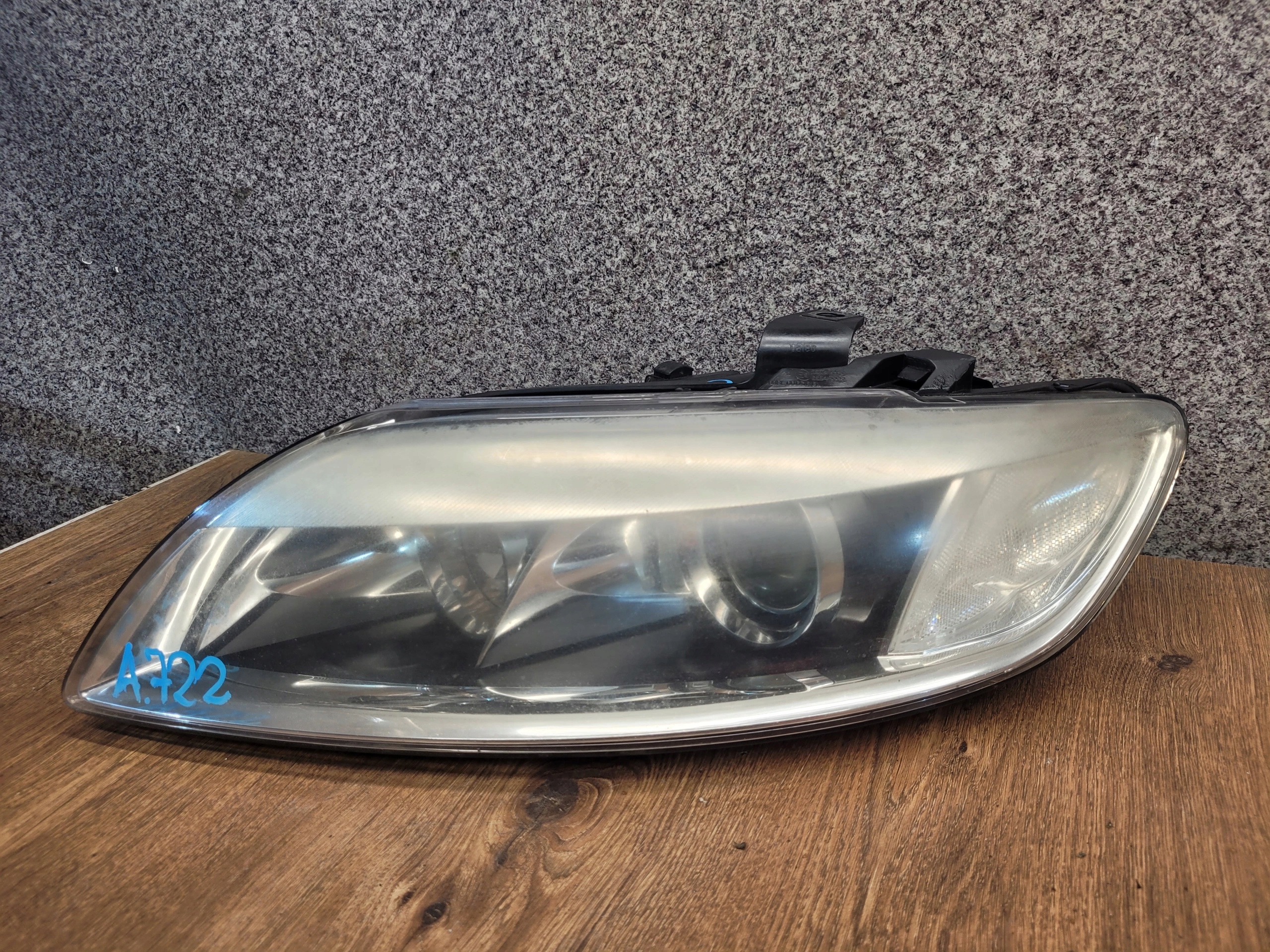 AUDI Q7 4L XENON ĽAVÉ PREDNÉ SVETLO GB VERZIA 4L0941003E