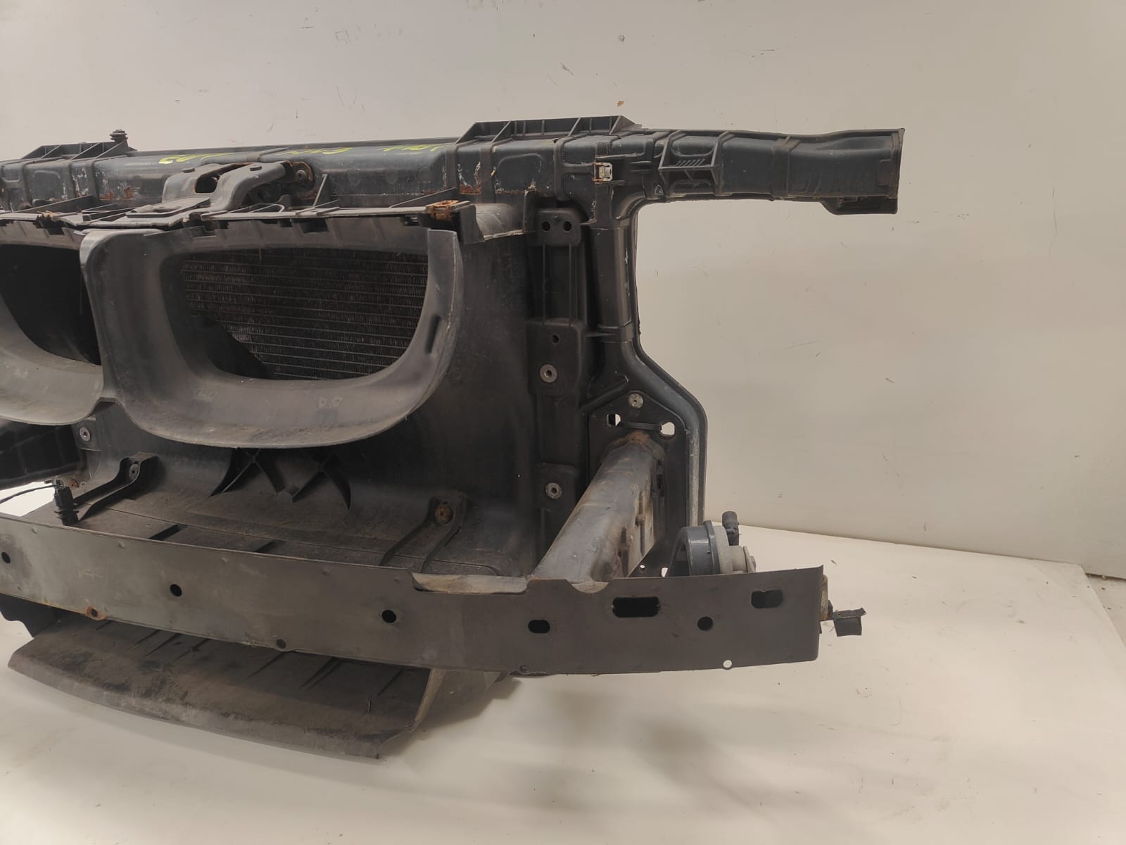 BMW e87 e81 PREDNÉ PÁS   KOMPLET VÝSTUHA CHLADIČE WENZAD 116i BENZIN n43