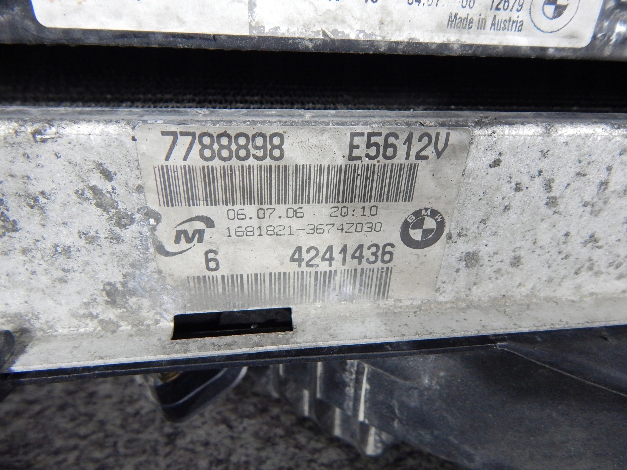 BMW E90 CHLADICE VENTILATOR 2.0d AUTOMAT