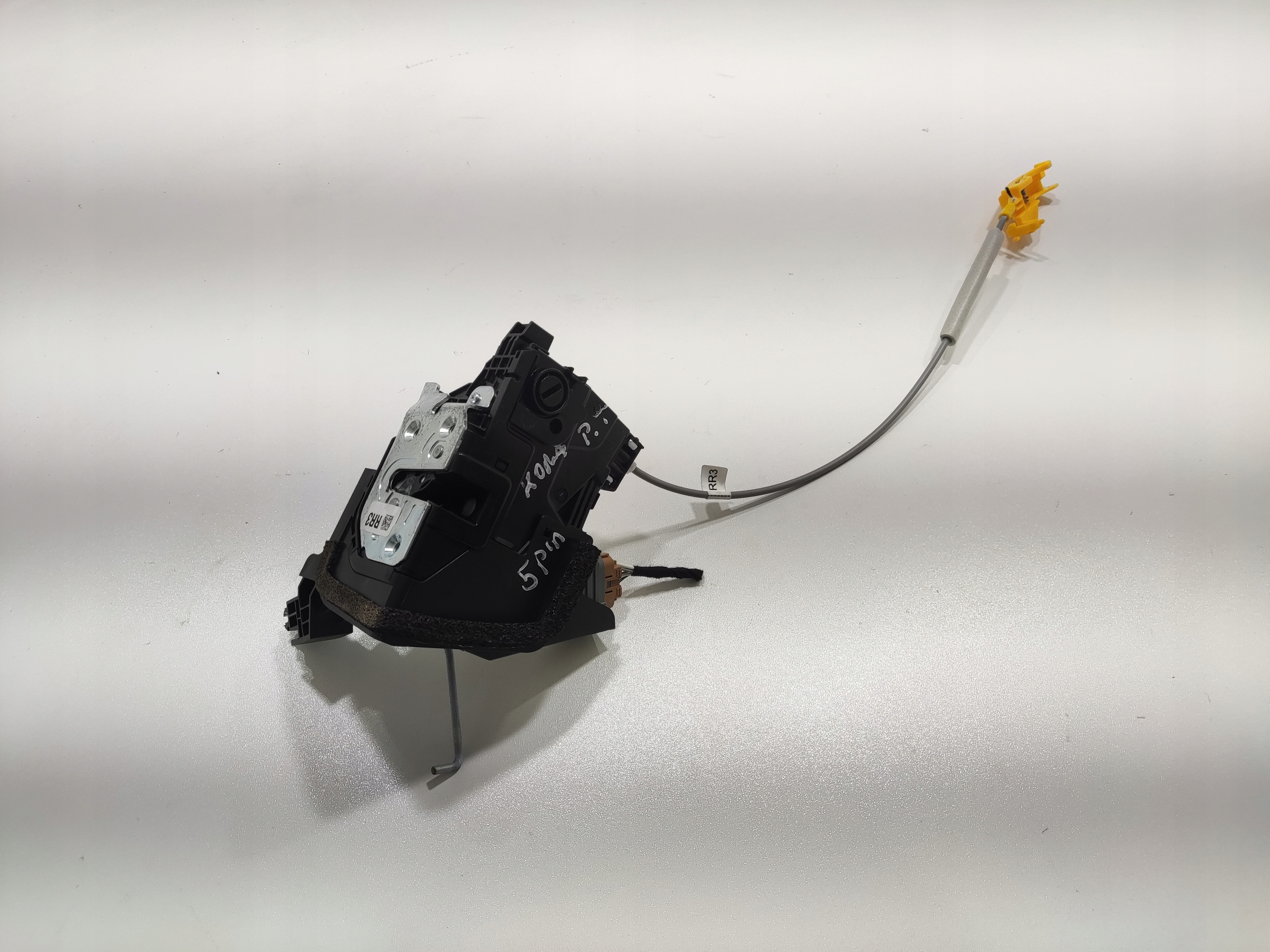 ZAMOK PRAVYCH ZADNYCH DVERI HYUNDAI KONA II 814D0BE000 5 PIN EUROPA 2023-25