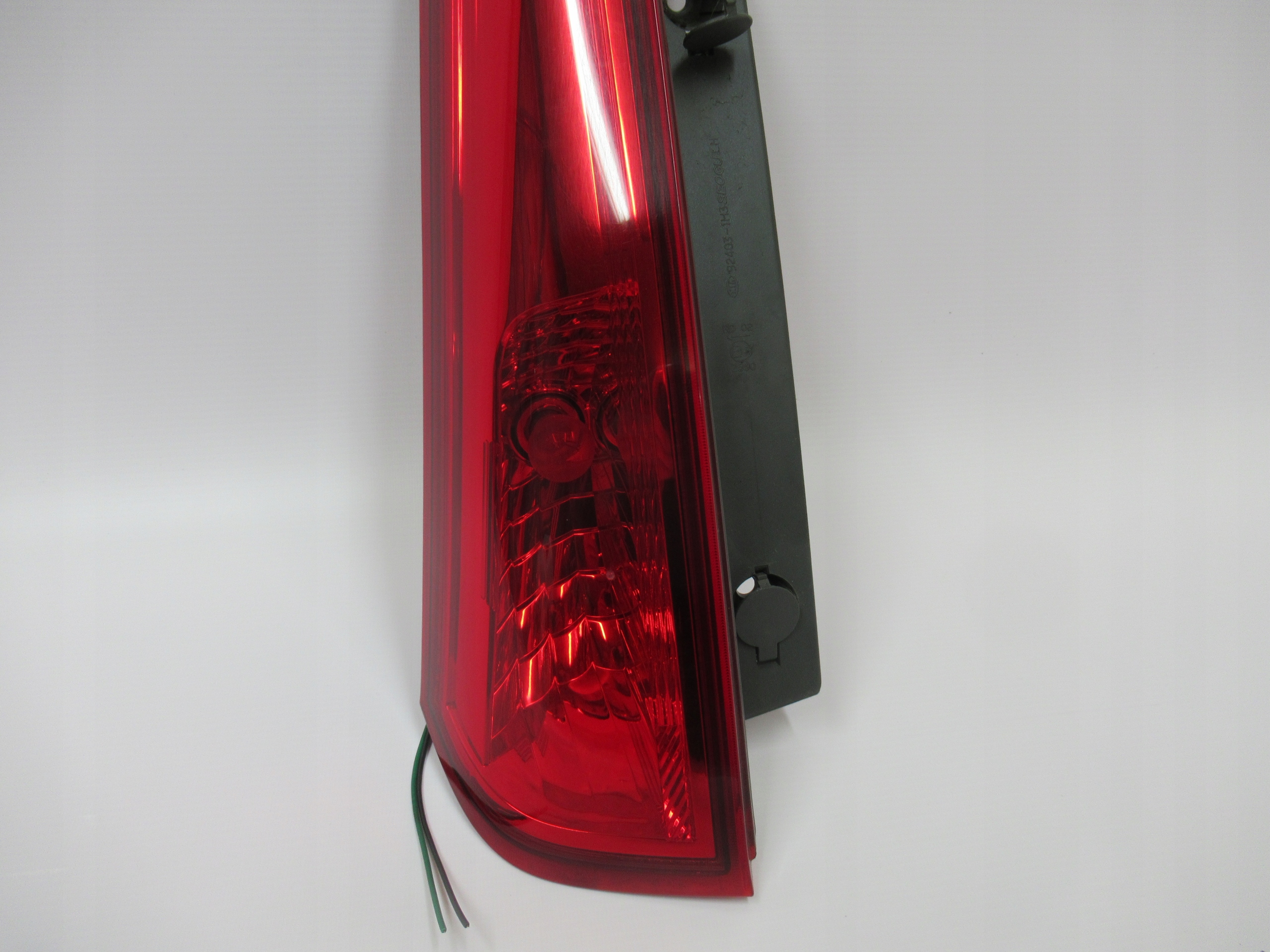 LAVE ZADNE SVETLO VRCHNA KIA CEED I KOMBI