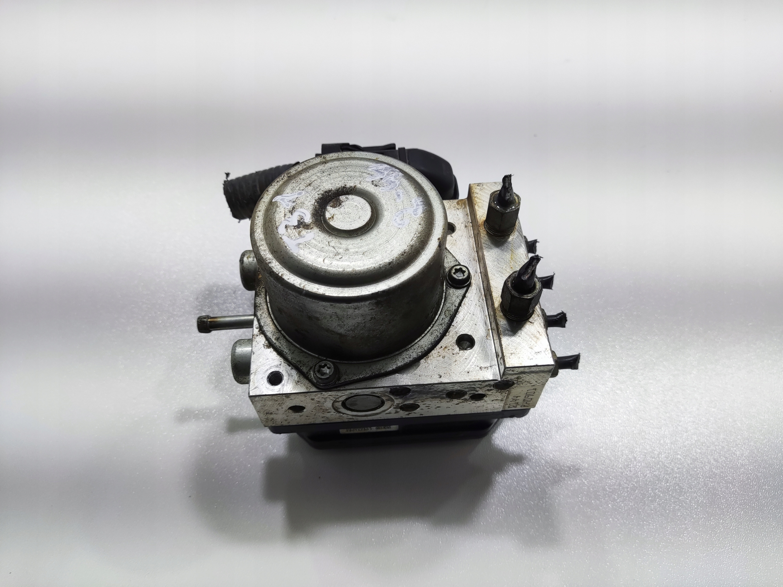 RIADIACA JEDNOTKA KOCKA ABS NISSAN X-TRAIL II T31 2008-2014 47660-JH24D