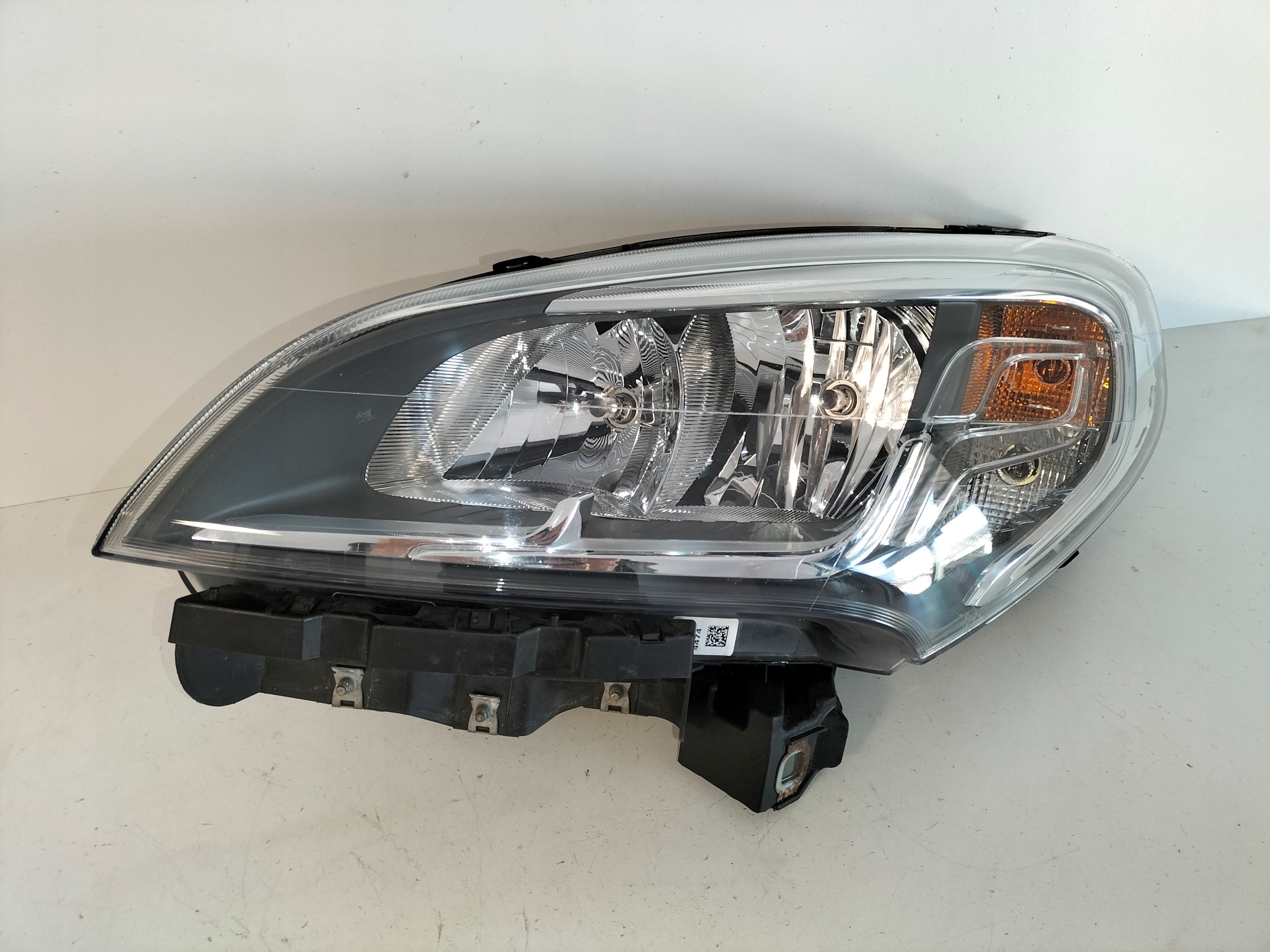 LAVE PREDNE SVETLO FIAT DOBLO II LIFT 15-