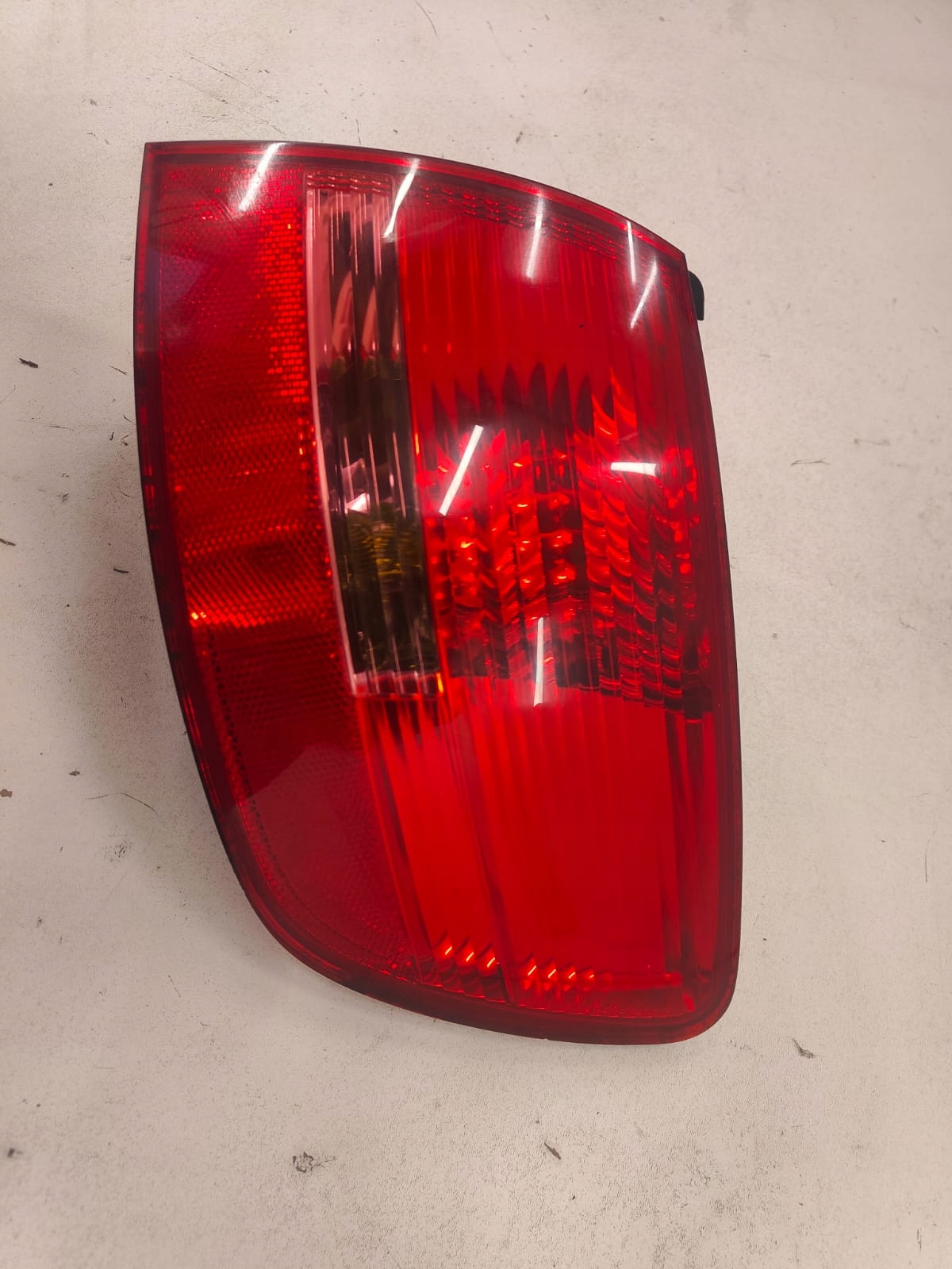 Audi a6 c6 kombi 04-08 4F9945096 PRAVÉ ZADNÉ SVETLO