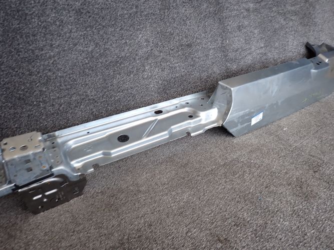 FORD TRANSIT VIII MK8 PRAVÝ ZADNÝ STĹPIK