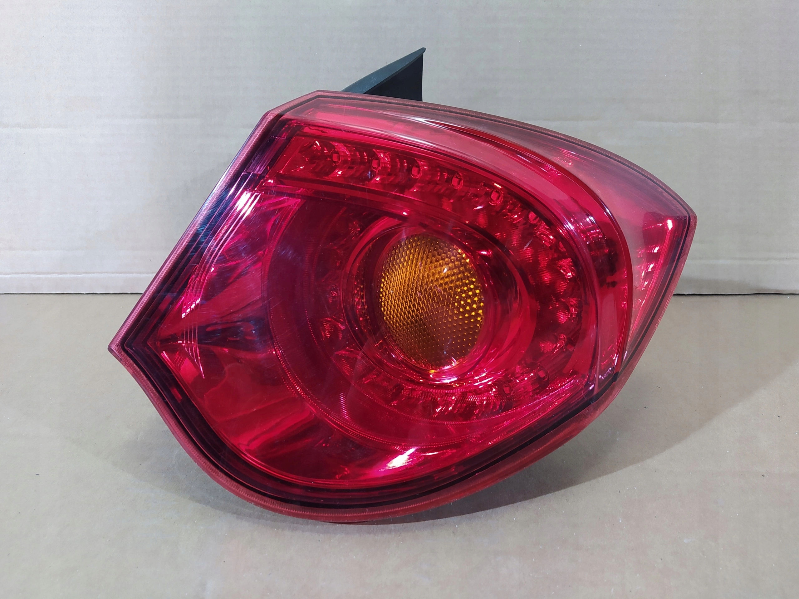 ALFA ROMEO GIULIETTA PRAVE ZADNE SVETLO