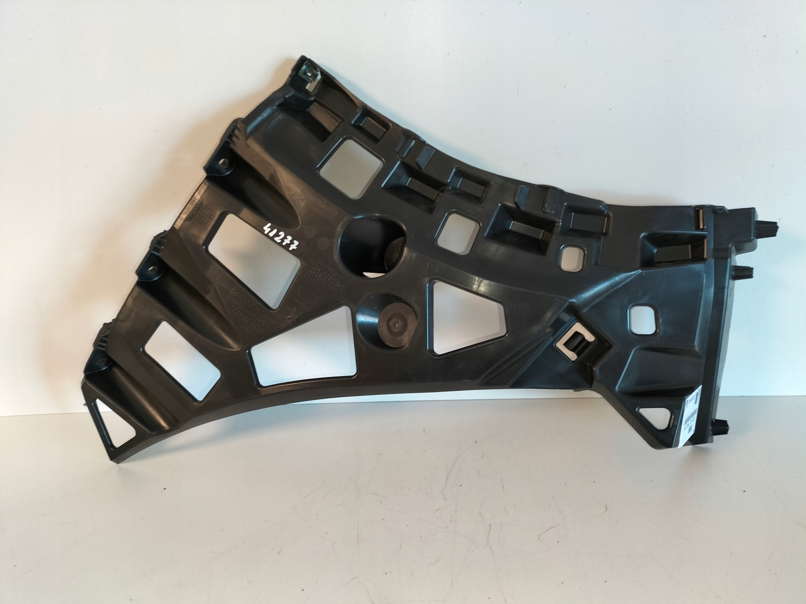 PRAVA LISTA ZADNEHO NARAZNIKA PEUGEOT 408 II 22-