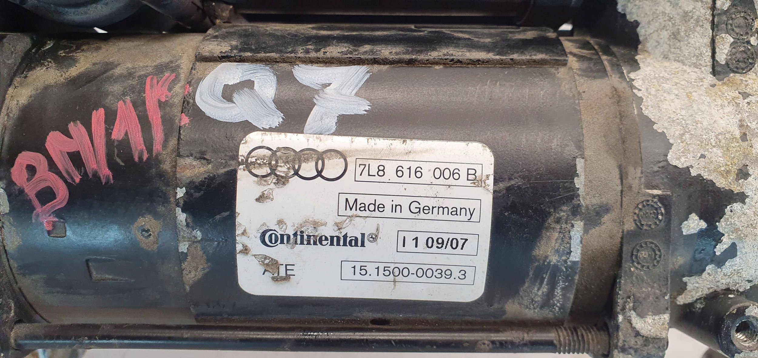 Audi Q7 4L 7L8616006B KOMPRESOR PODVOZKU