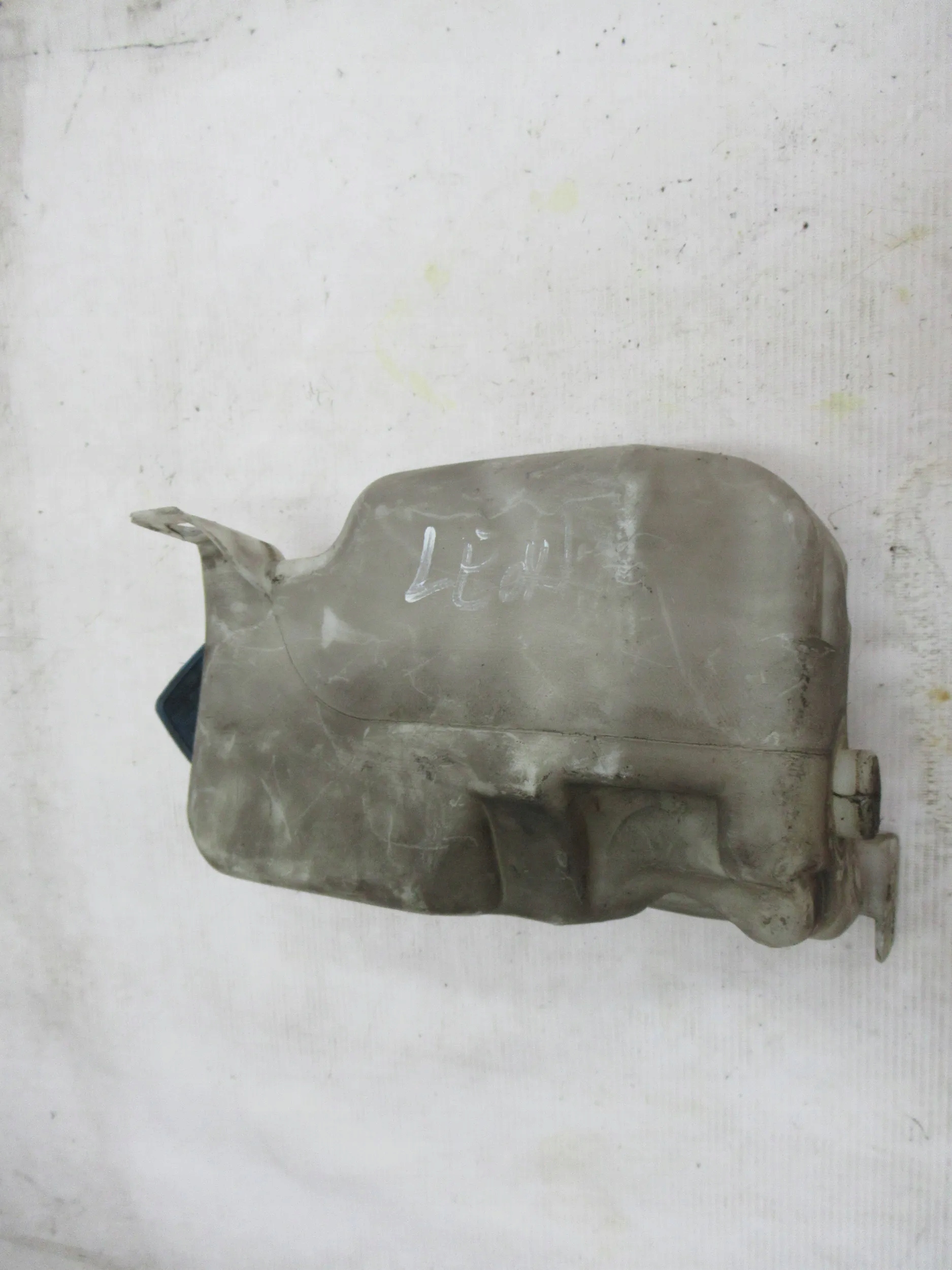 NÁDOBKA OSTREKOVAČOV SEAT LEON I