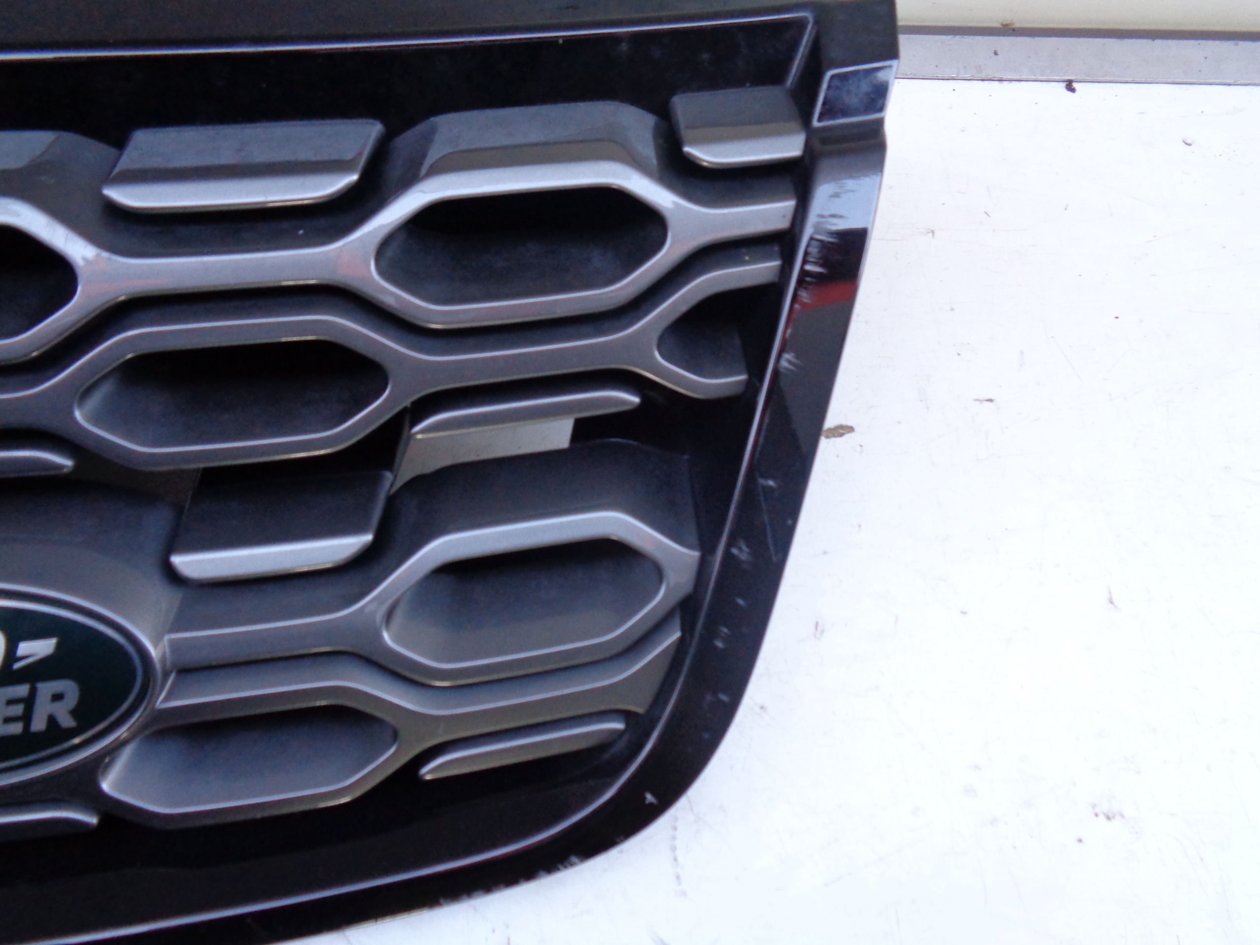 MRIEZKA LISTA LAND ROVER DISCOVERY SPORT DYNAMIC