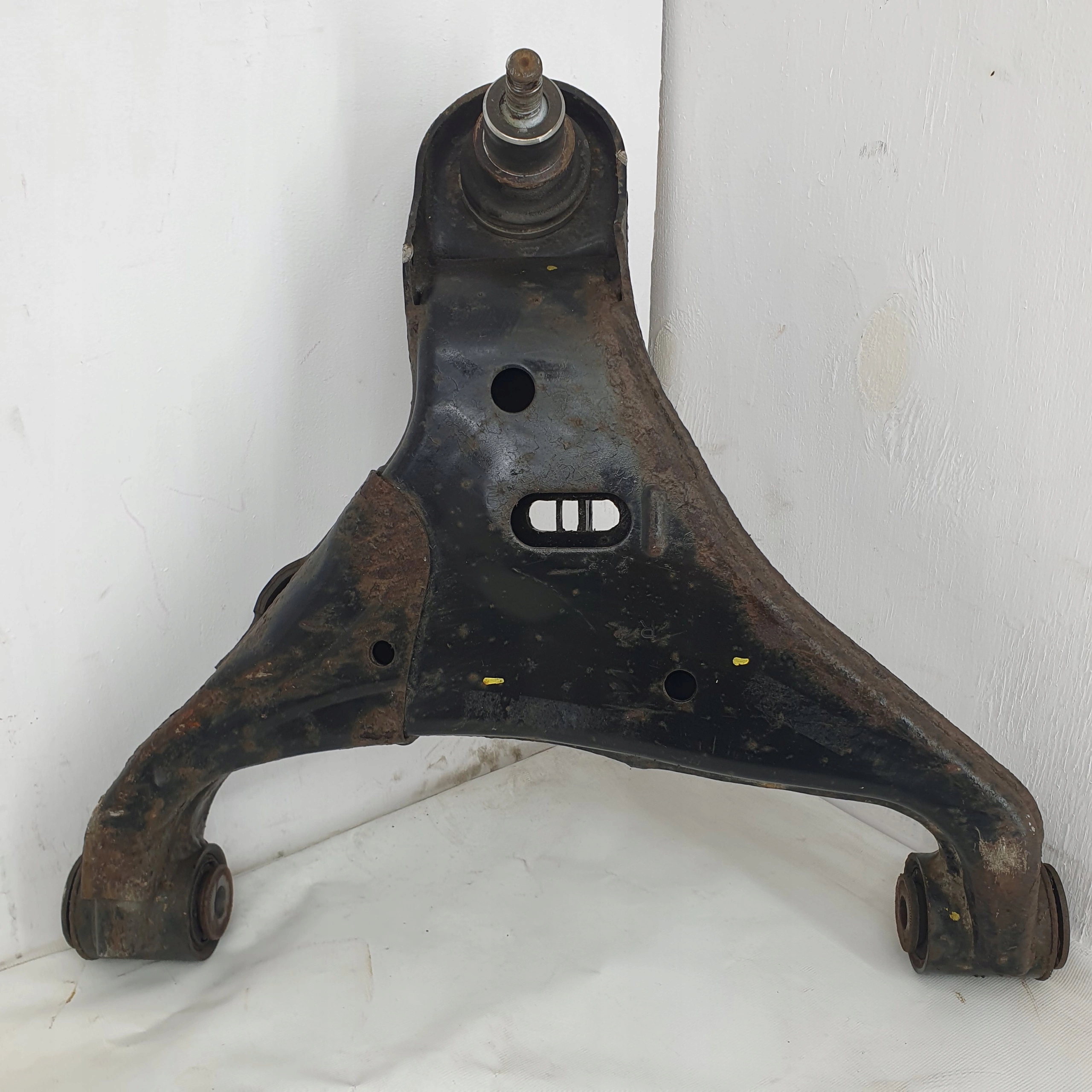 FORD RANGER III IV 015- PRAVÉ PREDNÉ SPODNÉ RAMENO