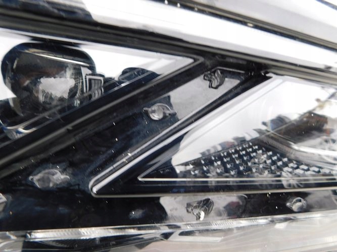 VW TOUAREG III FULL LED MATRIX 18- LAVE PREDNE SVETLO