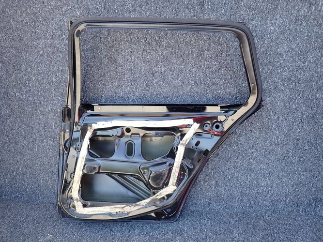 BMW F11 5 KOMBI PRAVE ZADNE DVERE