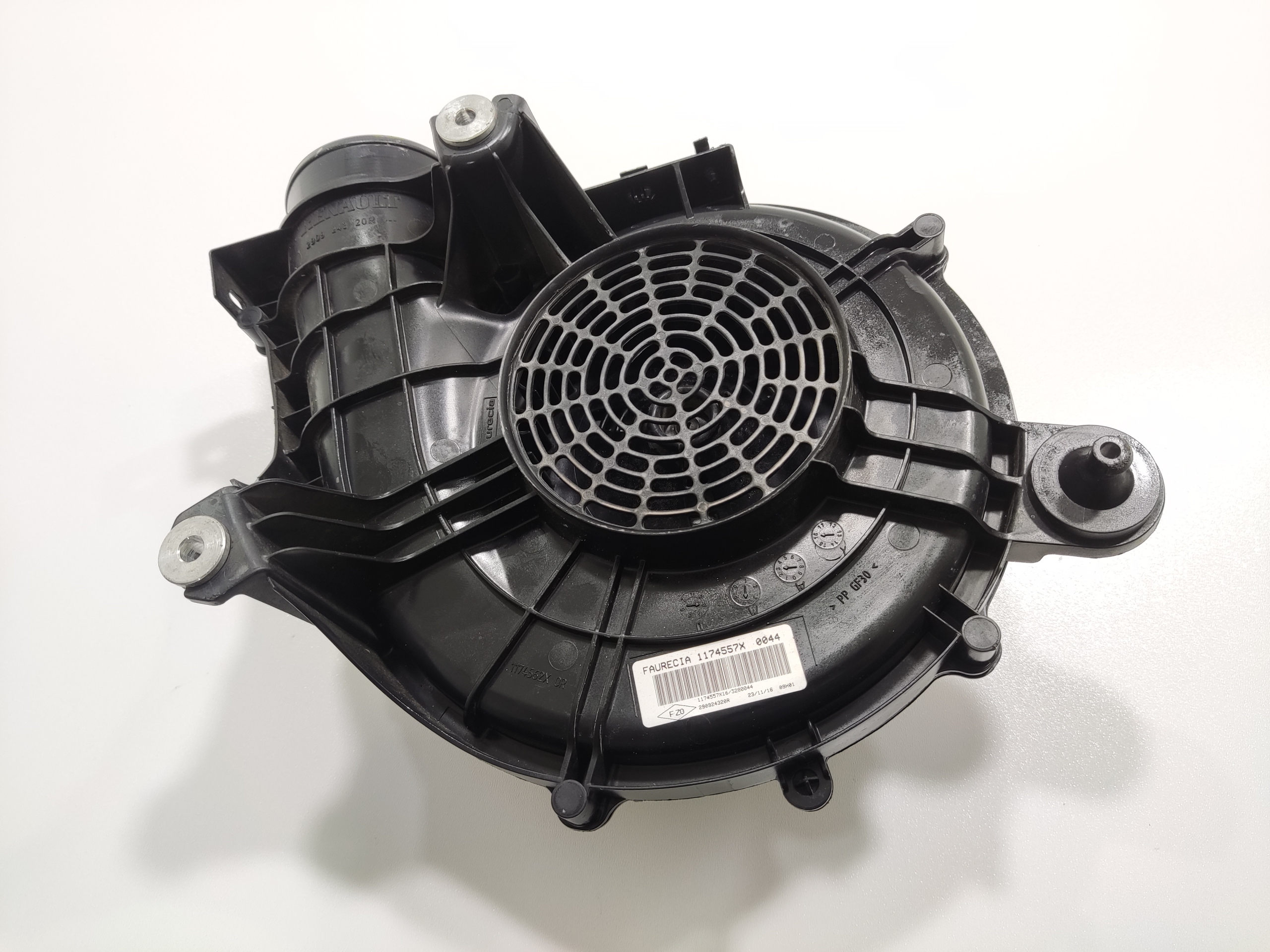 VENTILATOR KURENIA MOTORA RENAULT ZOE I 290924320R 1174557X 2013-2019