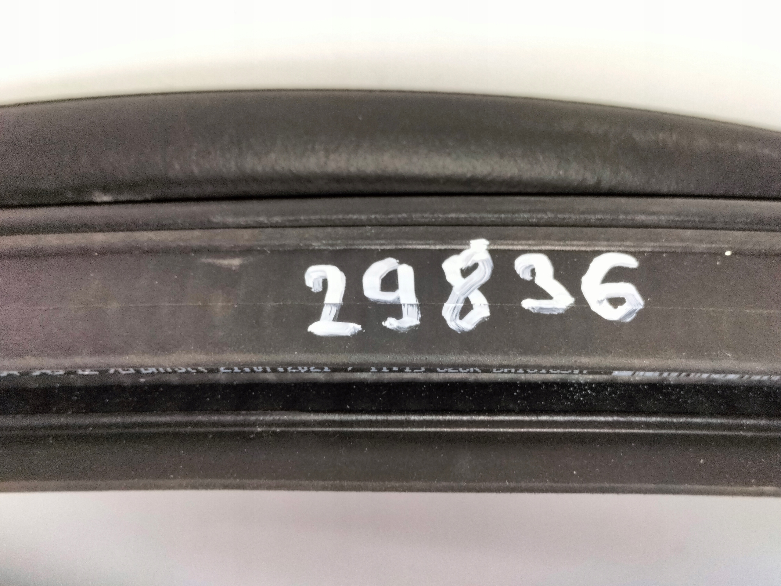 TESNIACA GUMA ZADNEJ KAPOTY BMW X3 G01 17-