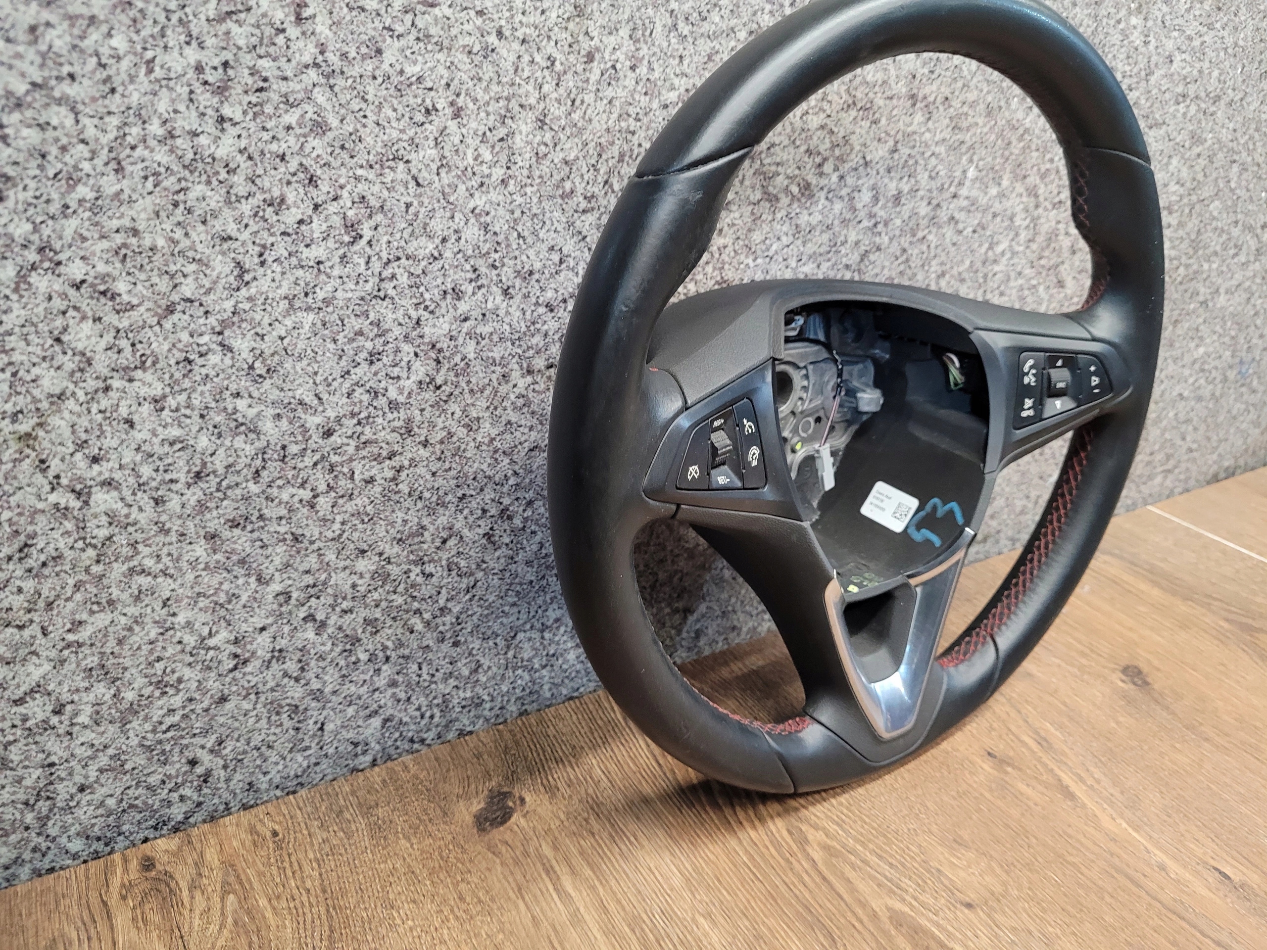 Opel Corsa E MULTIFUNKČNÝ KOŽENÝ VOLANT 39035991