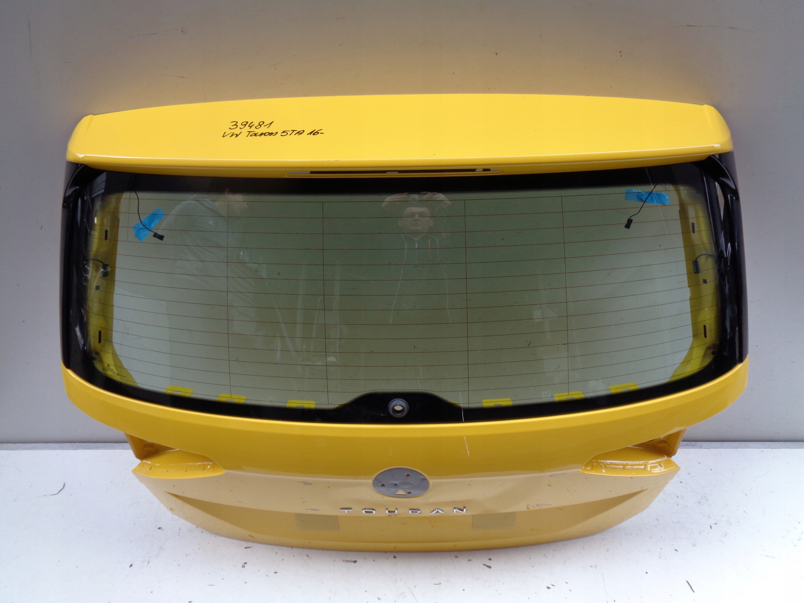 ZADNÁ KAPOTA VW TOURAN 5TA 16- SKLO NR 39481