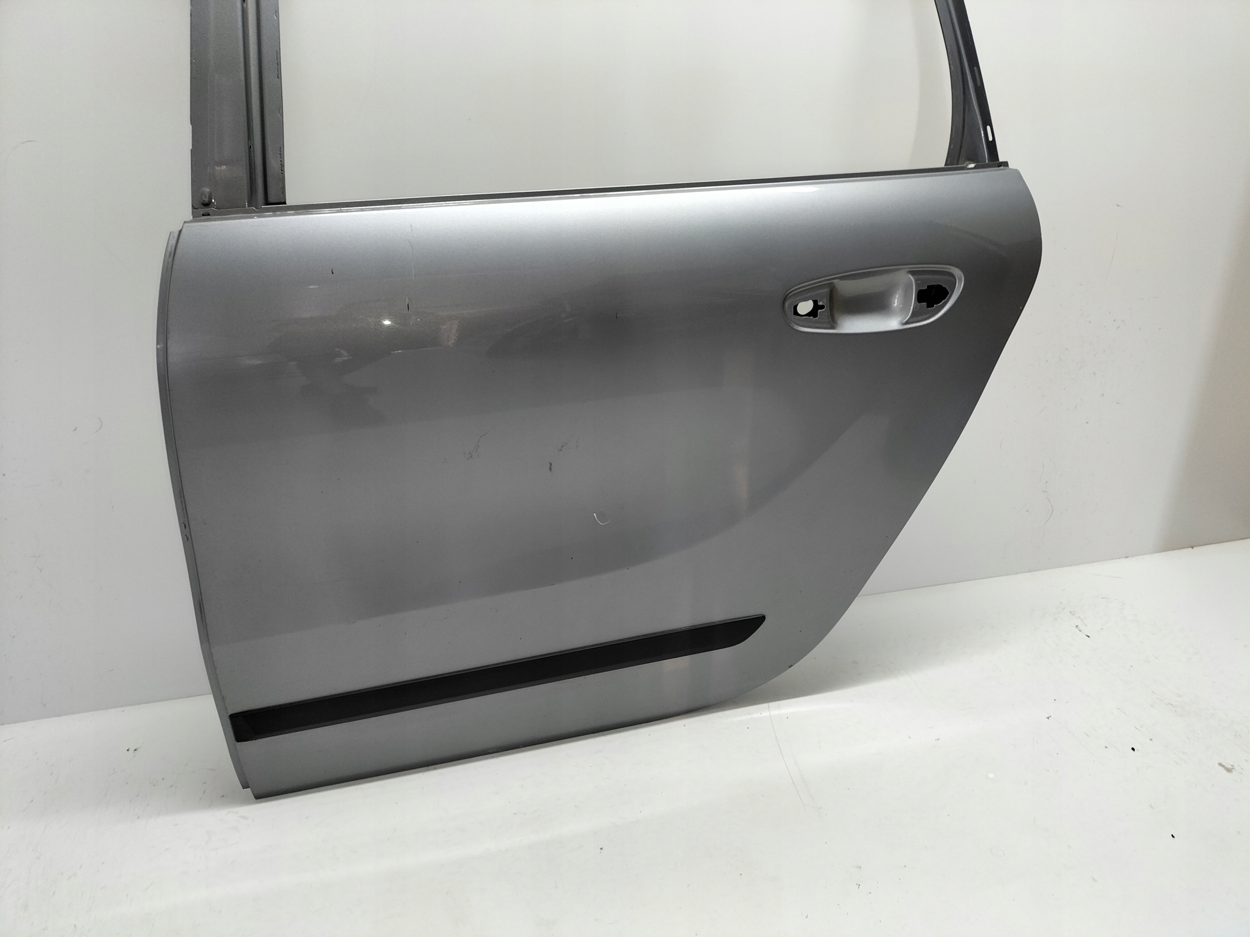 LAVE ZADNE DVERE CITROEN C4 GRAND PICASSO II 13-