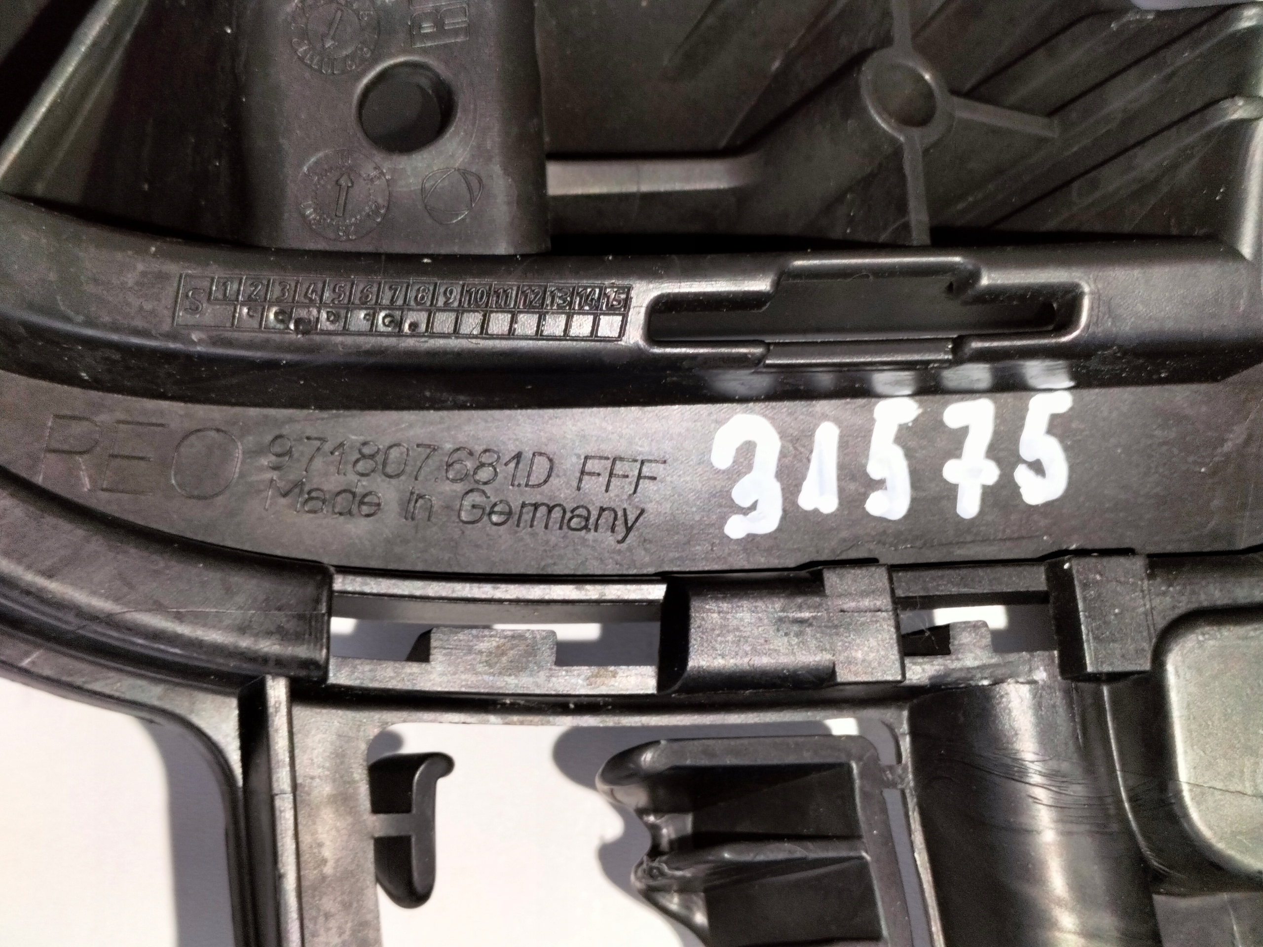 ĽAVÁ LIŠTA MRIEŽKA NÁRAZNÍKA PORSCHE PANAMERA 971 16- NELAKOVANA