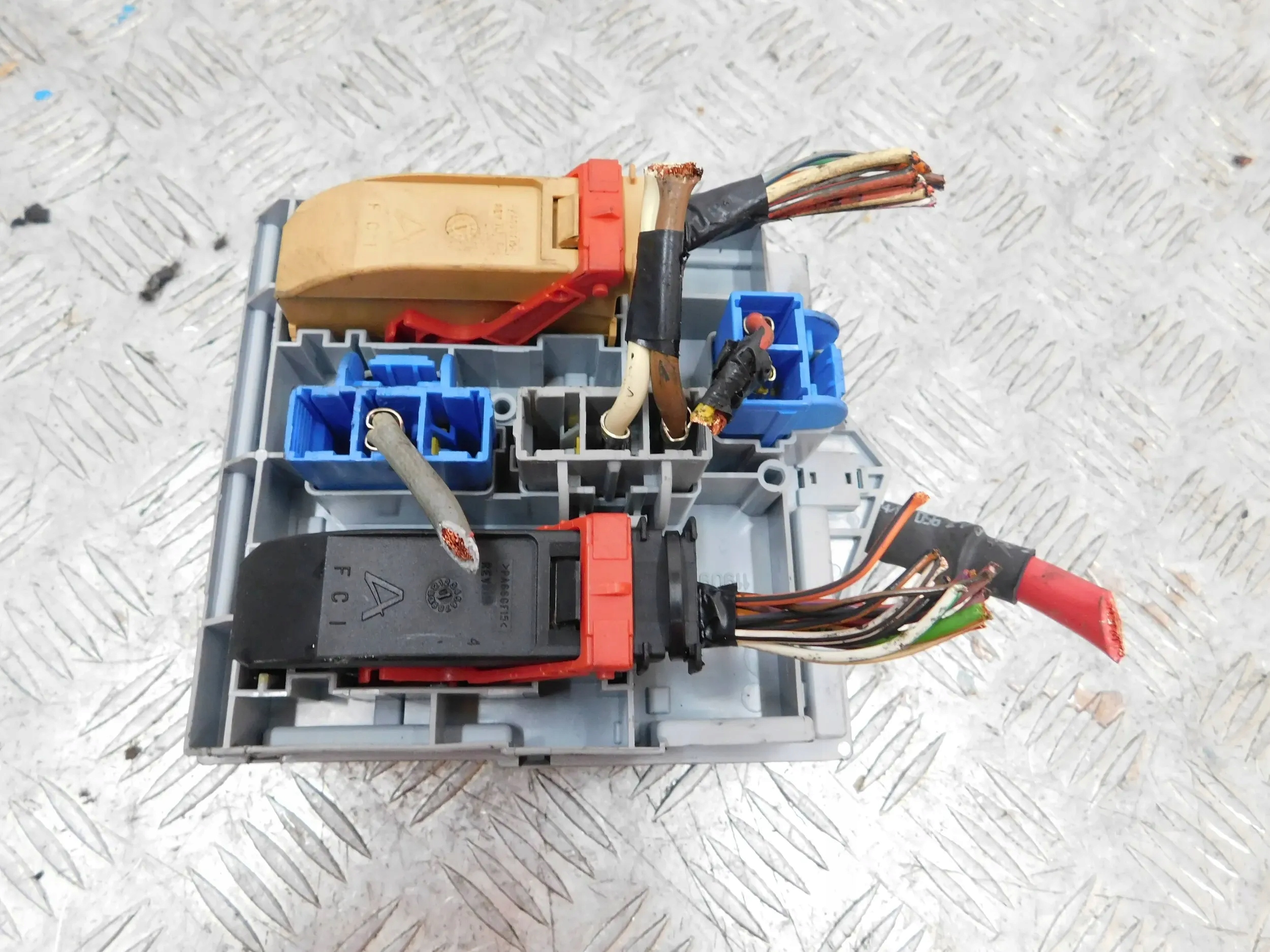 POISTKOVA SKRINKA 50513644 ALFA ROMEO 159