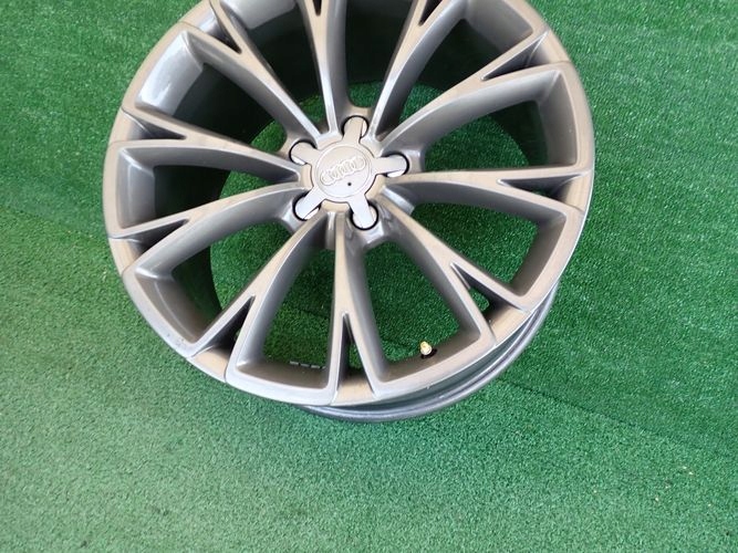 AUDI A8 S8 9Jx19 ET33 5×112 HLINIKOVY DISK ELEKTRON