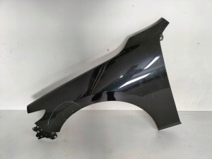 ĽAVÝ PREDNÝ BLATNÍK MAZDA 3 BP 19- ĽAVÝ PREDNÝ BLATNÍK MAZDA 3 BP 19-