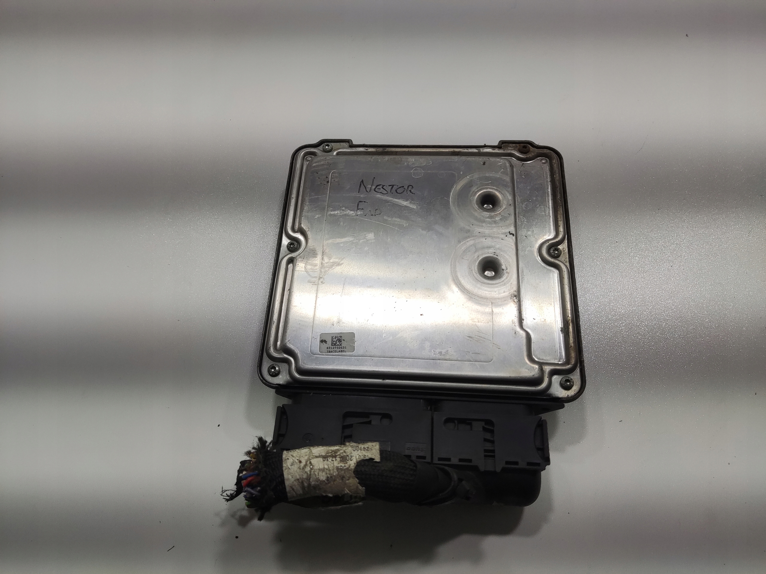 RIADIACA JEDNOTKA MOTORA AUDI Q7 I 4L 3.0 TDI 4L0910401L 0281013690 05-09