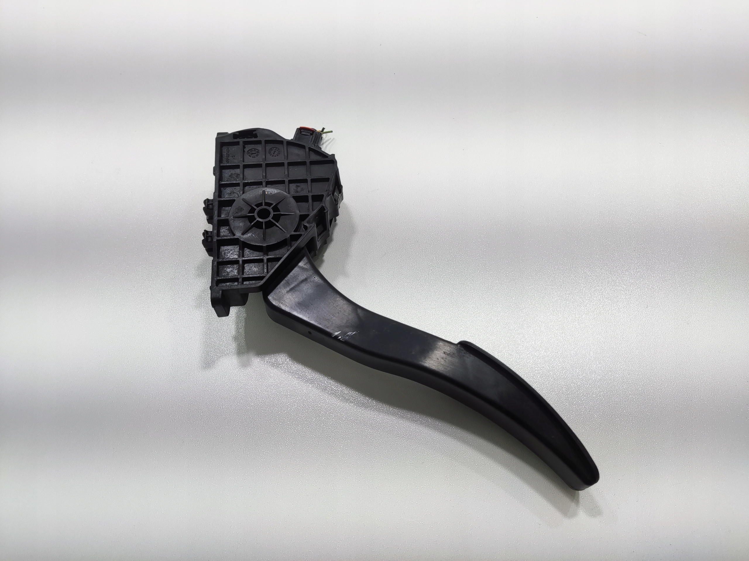 PLYNOVY PEDAL FORD MONDEO MK5 DG9C-9F836-AD 2019-2022 LIFT