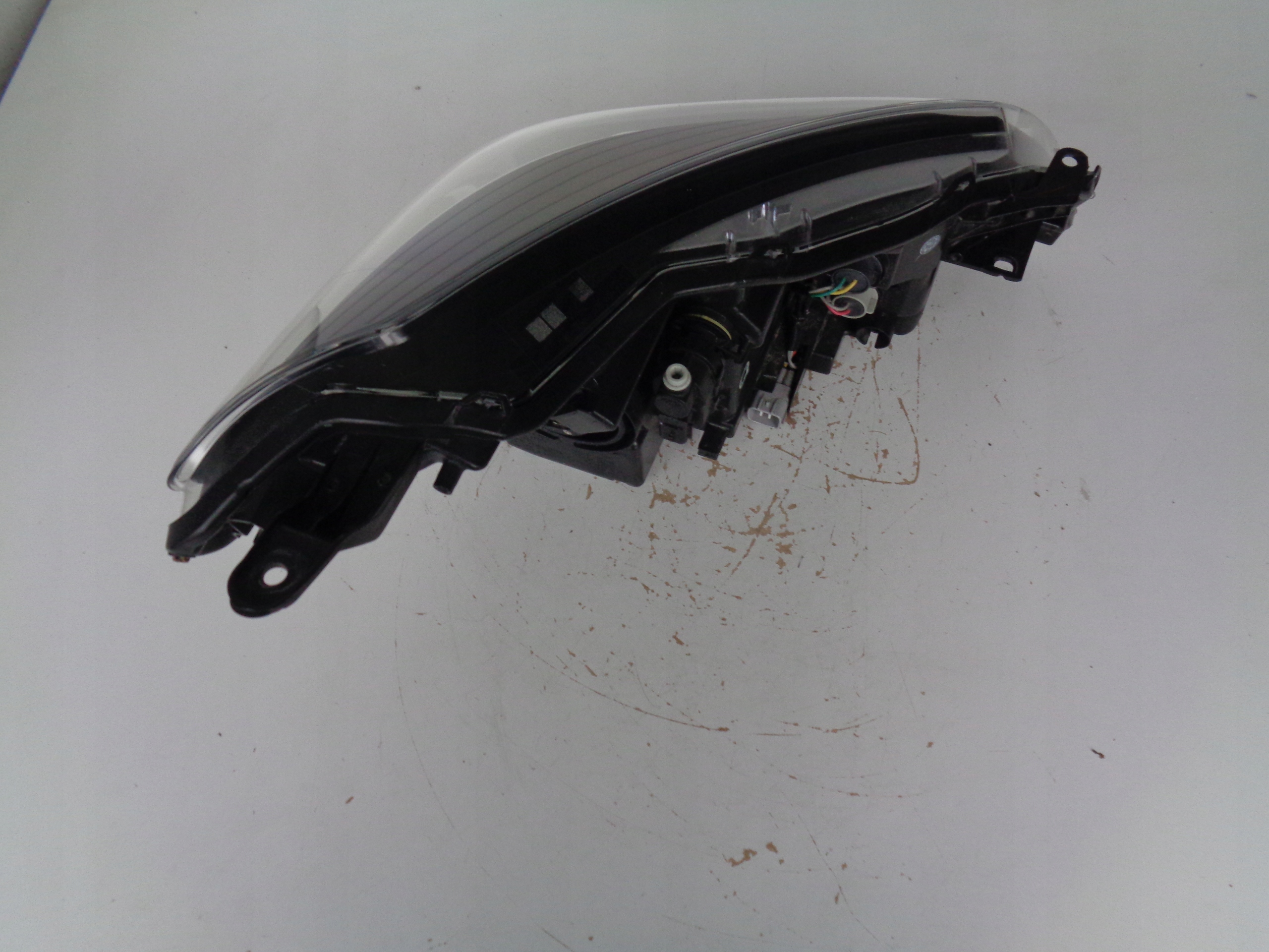 LAVE PREDNE SVETLO TOYOTA YARIS III 17- LIFT