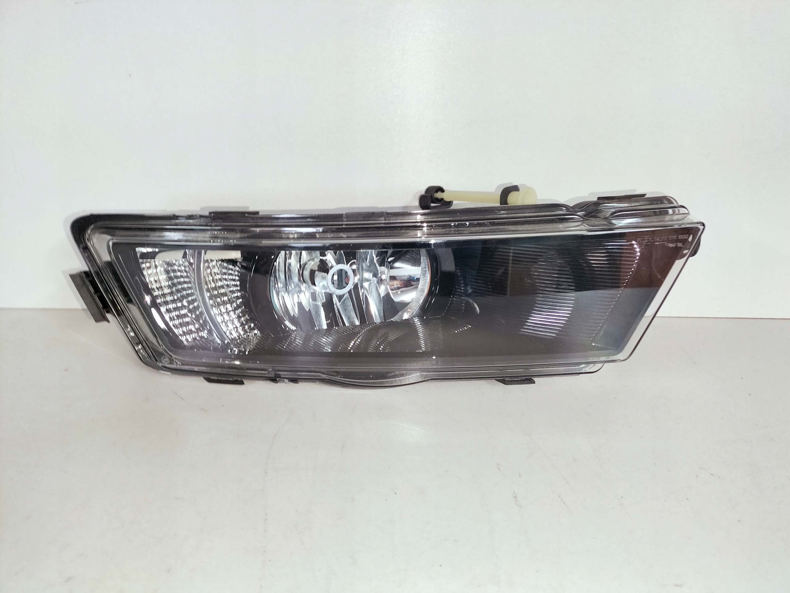 PRAVA HMLOVKA SKODA RAPID 12-17 LED